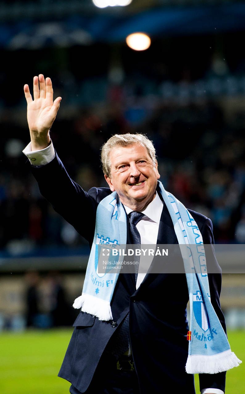 Roy Hodgson hyllas i paus av fotbollsmatchen i Champions