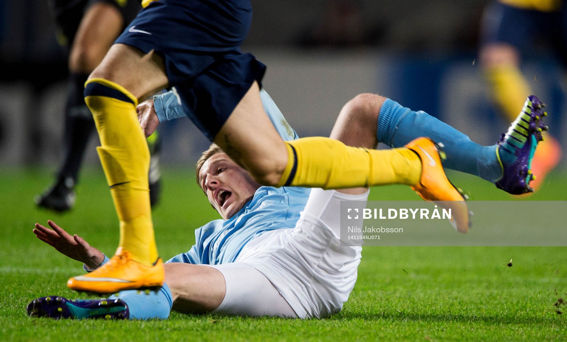 s Emil Forsberg fälls