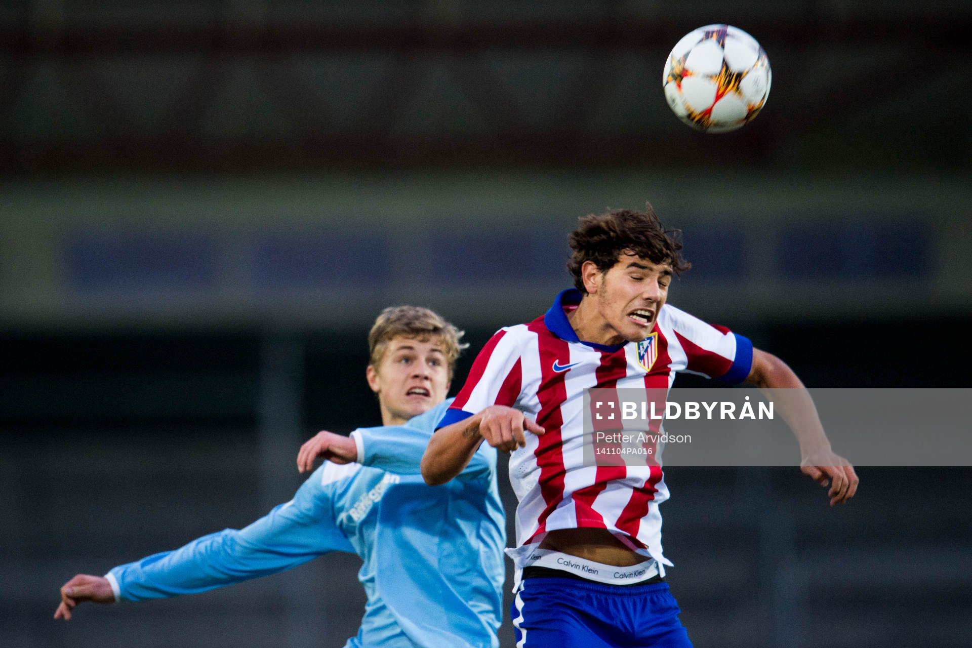 Malmö FFs Mattias Svanberg i nickduell med Atlético