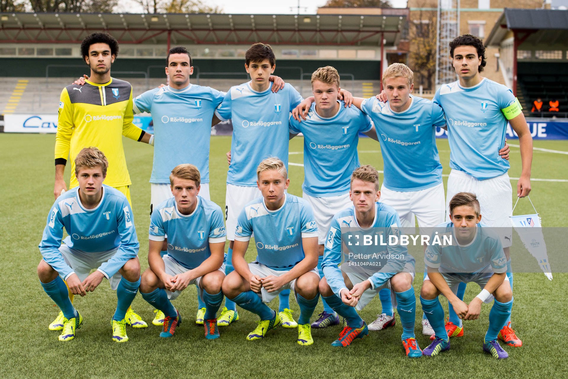 Malmö FFs startelva, övre raden från vänster, målvakt