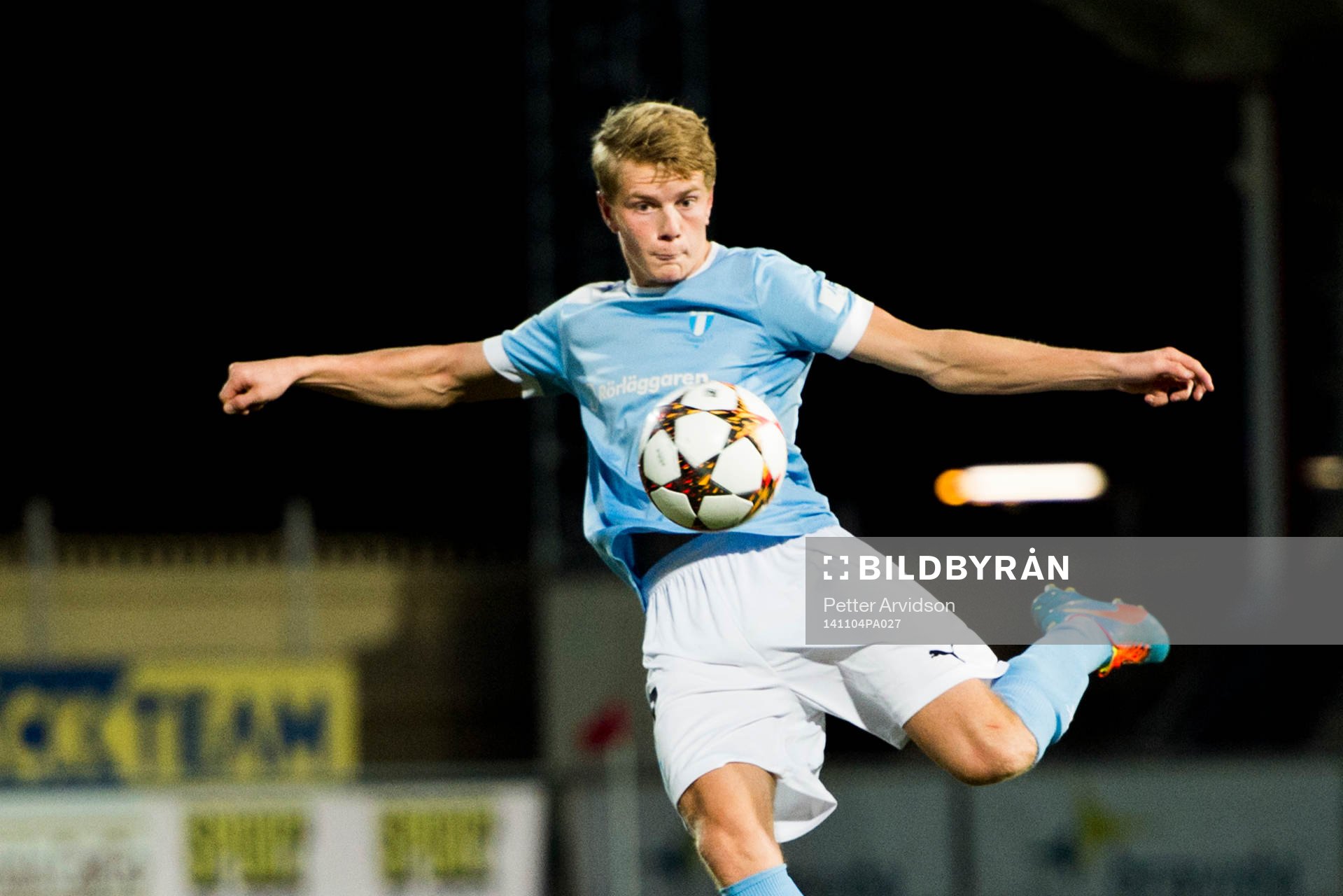 Malmö FFs Jacob Blixt laddar för skott