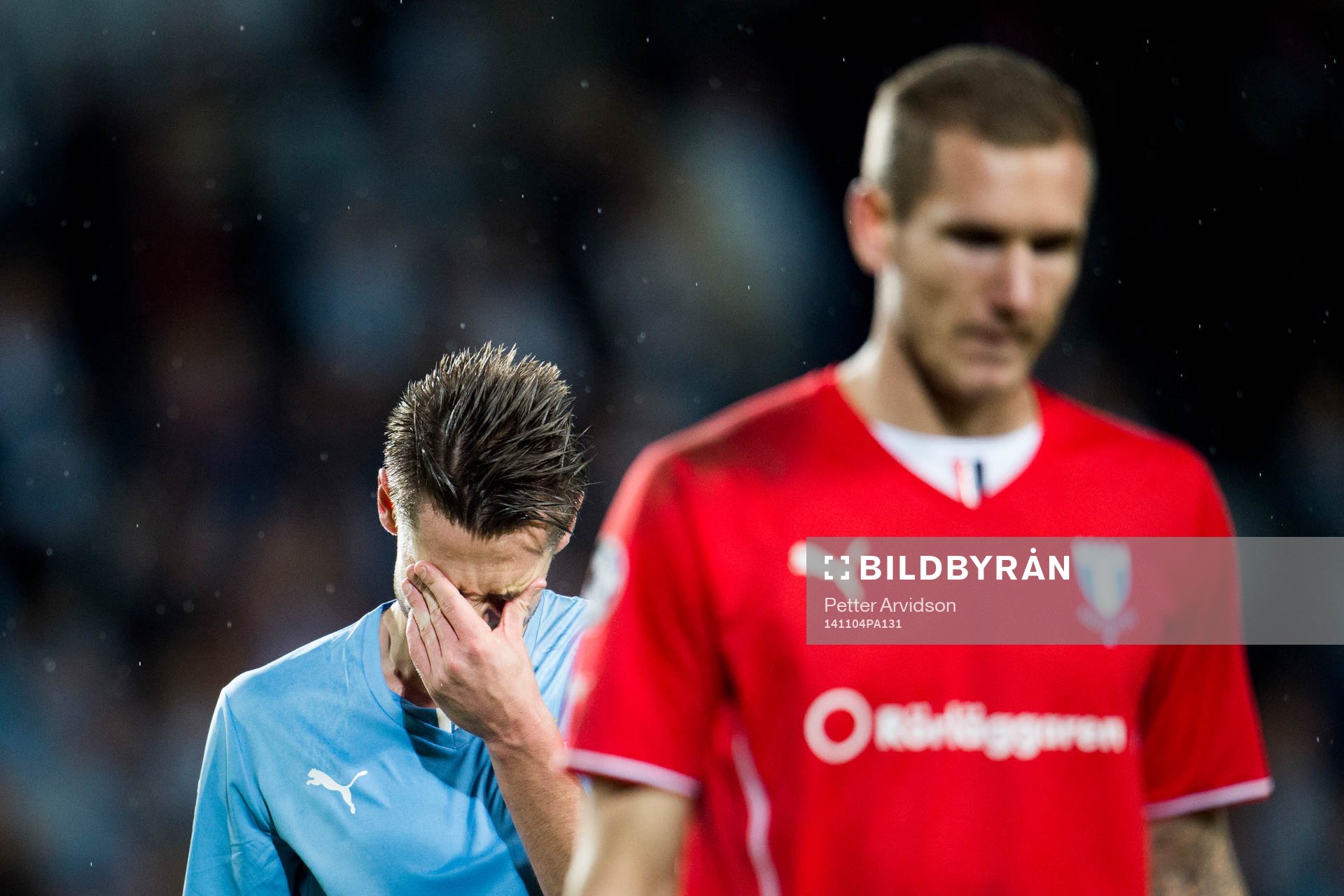 s Markus Rosenberg och målvakt Robin Olsen deppar