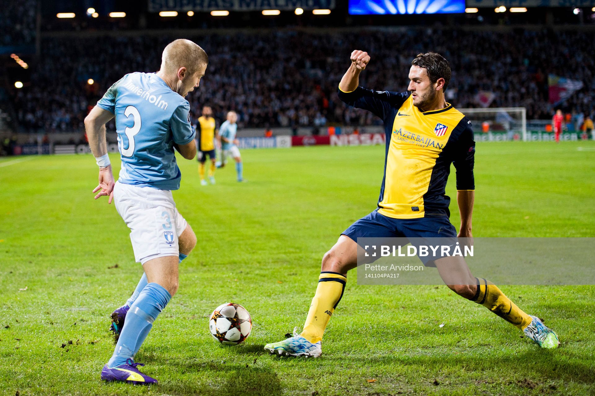 s Anton Tinnerholm mot Atletico Madrids Koke