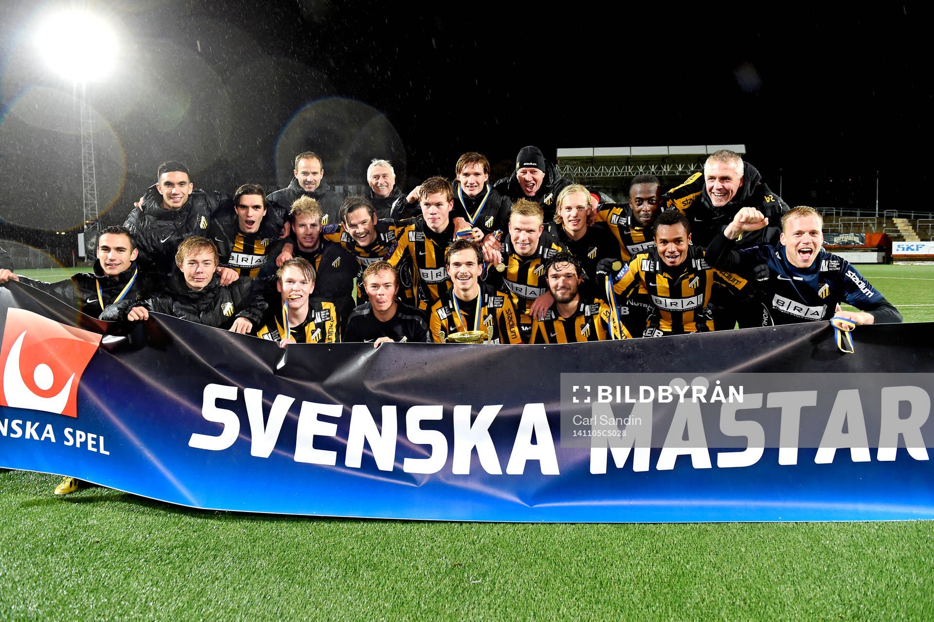 Häckens spelare firar
