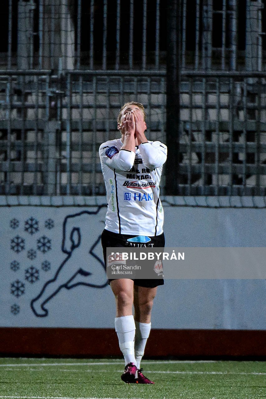 Mjällbys Joel Enarsson deppar