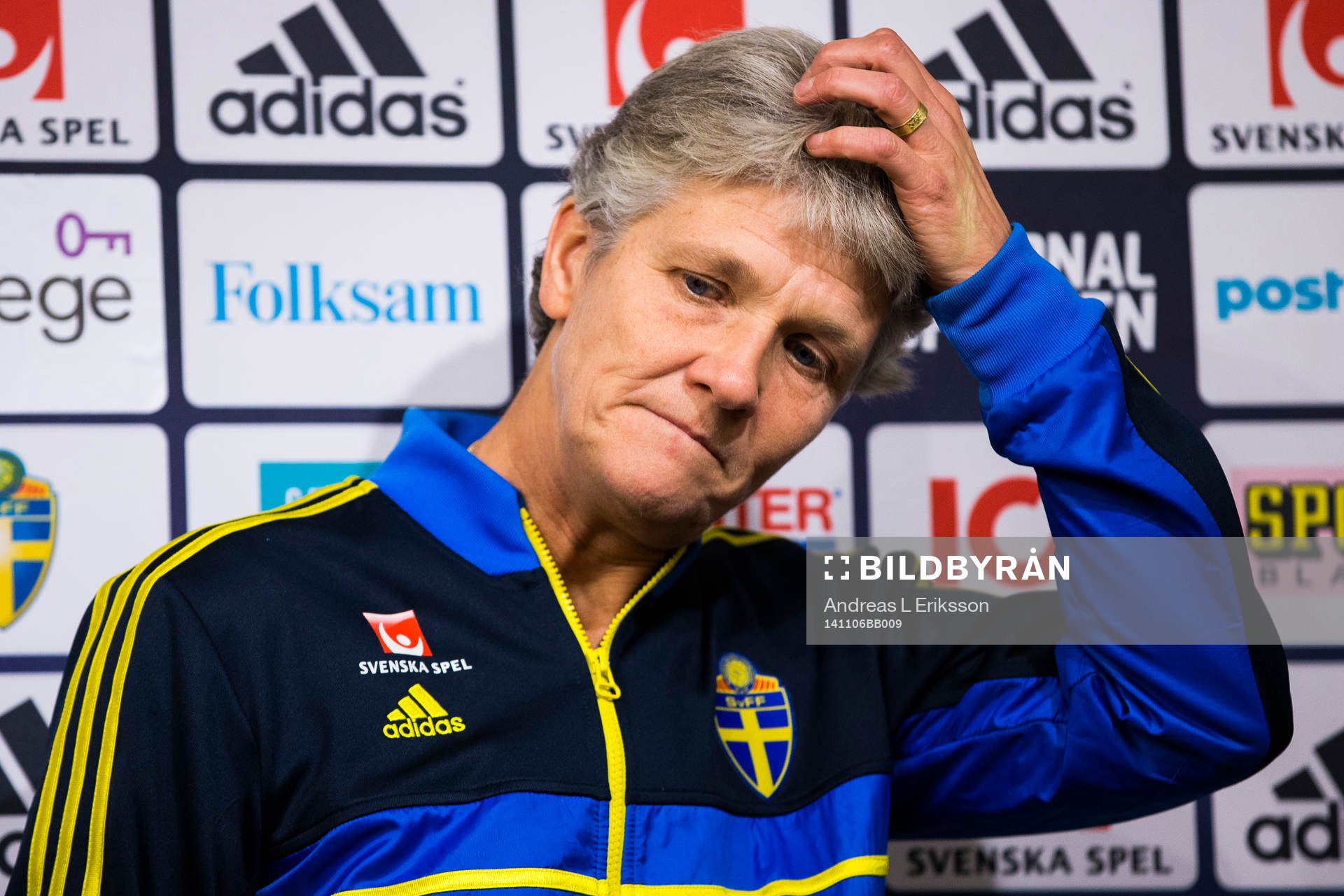 Sveriges förbundskapten Pia Sundhage presenterar