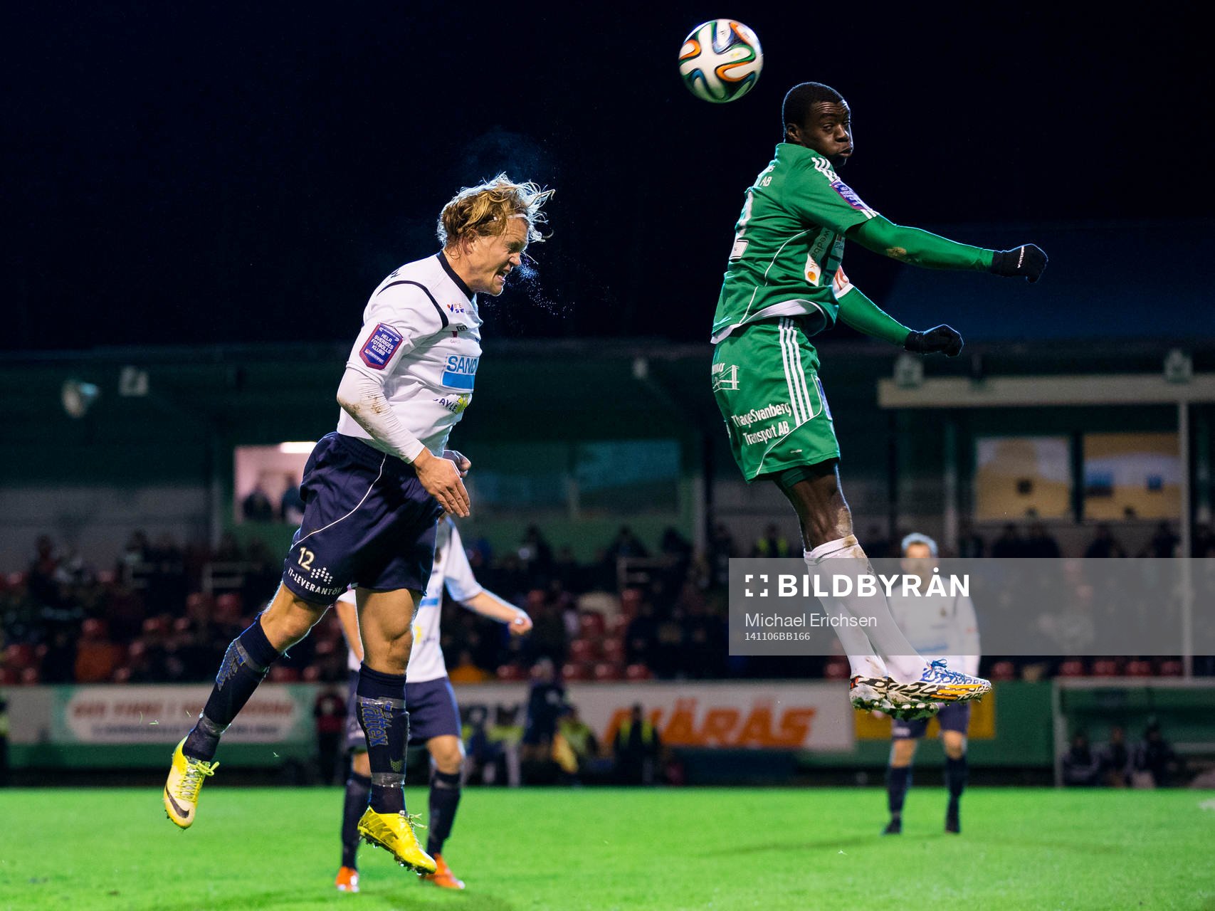 Gefles Anders Bååth nickar bort bollen före Ljungskiles Ken Sema under fotbollsmatchen i kvalet till Allsvenskan mellan Ljungskile - Gefle den 6 november 2014 i LJUNGSKILE.