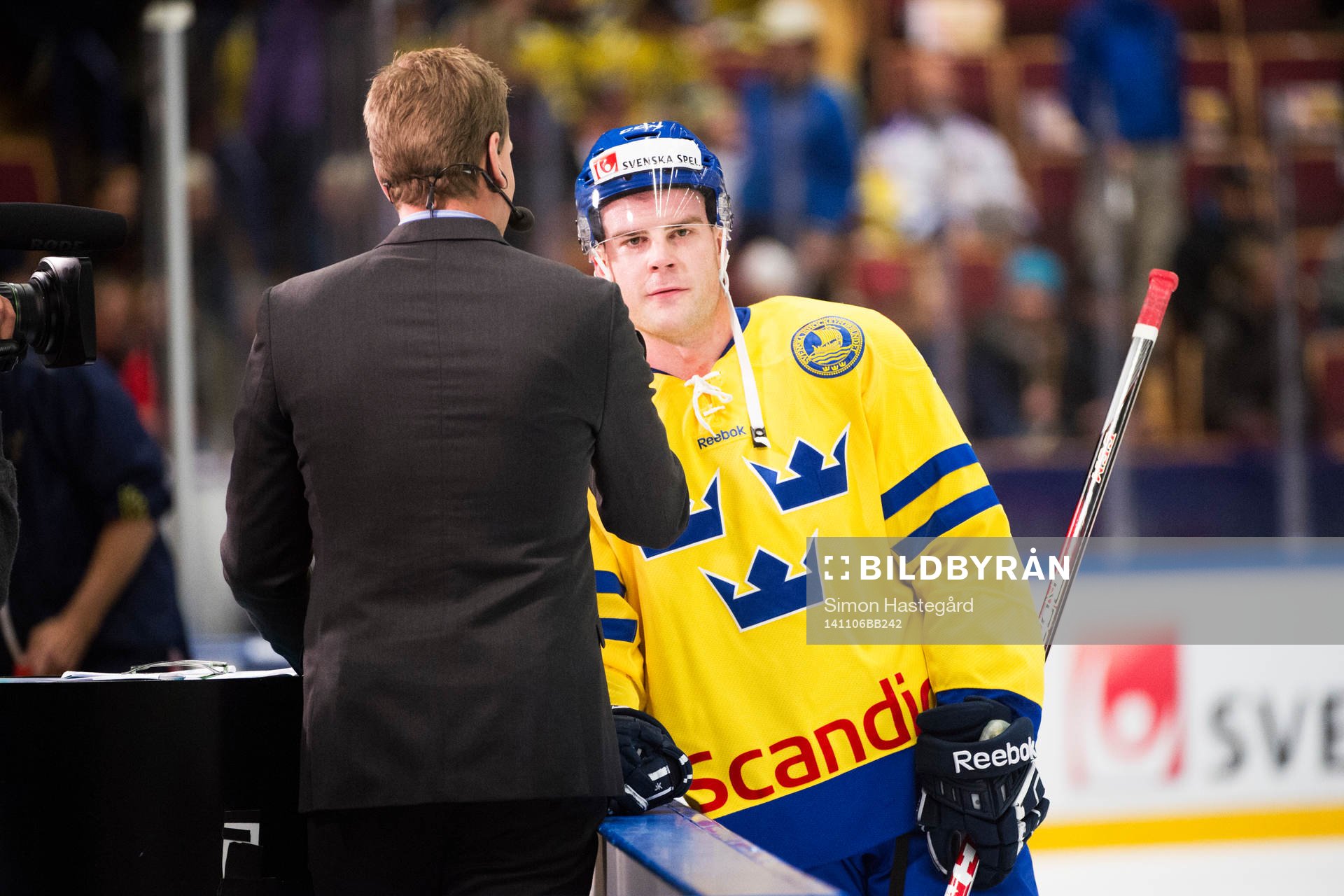Sveriges Patrik Hersley blir intervjuad