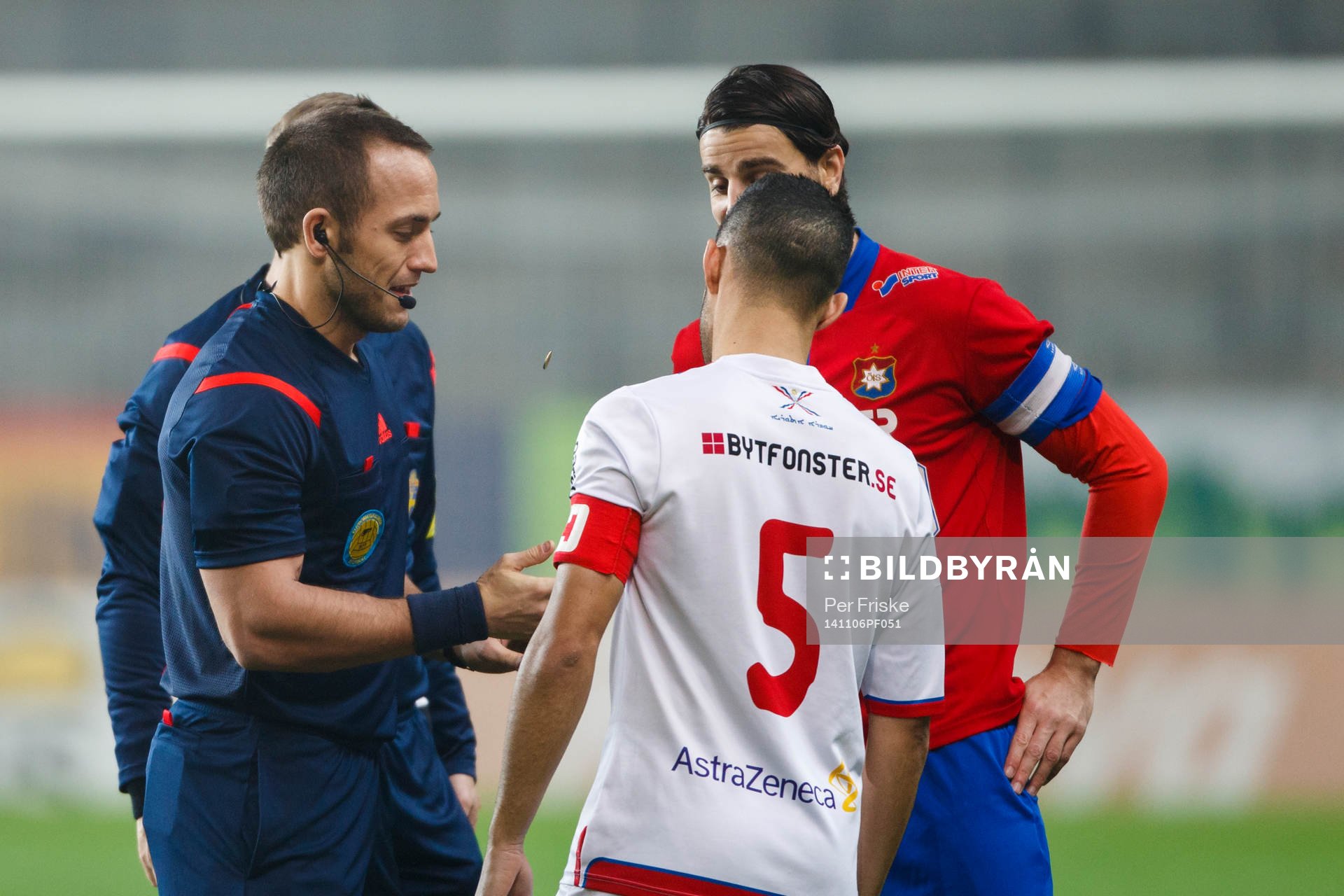 Domare Kaspar Sjöberg singlar slant med Assyriskas David