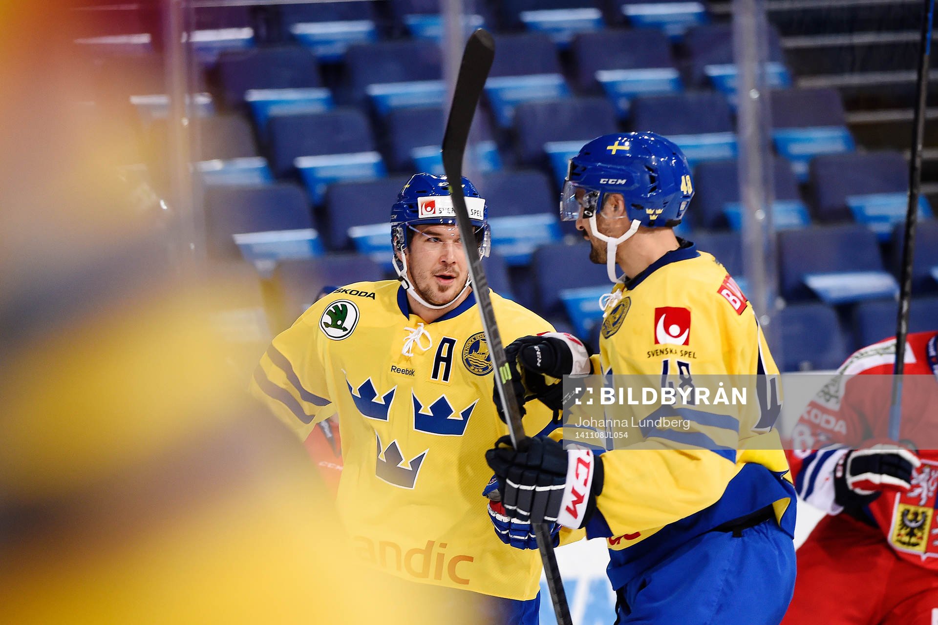 Sveriges Jimmie Ericsson gör 0-2 och jublar med Daniel