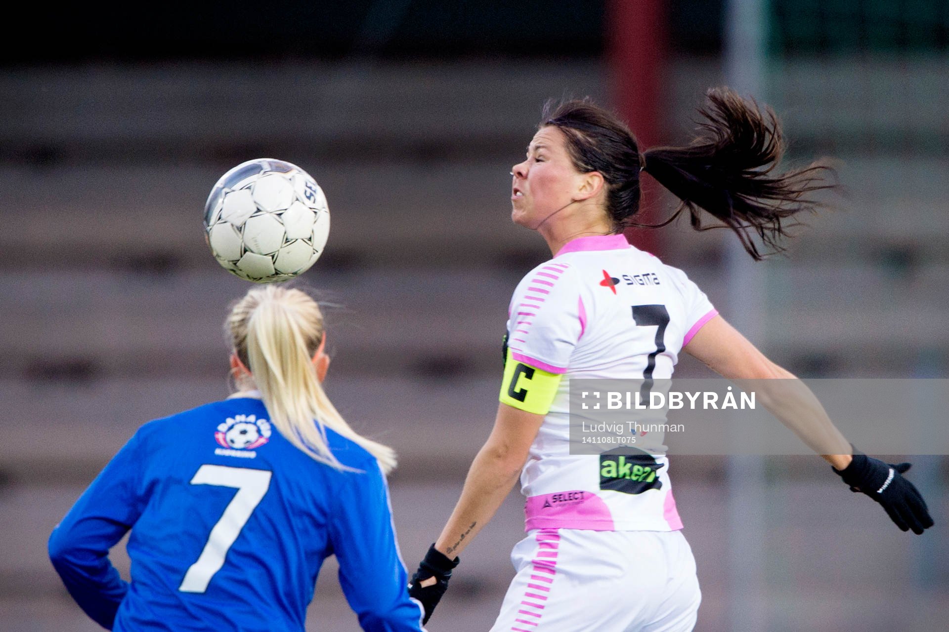 Rosengårds Sara Björk Gunnarsdottir nickar undan