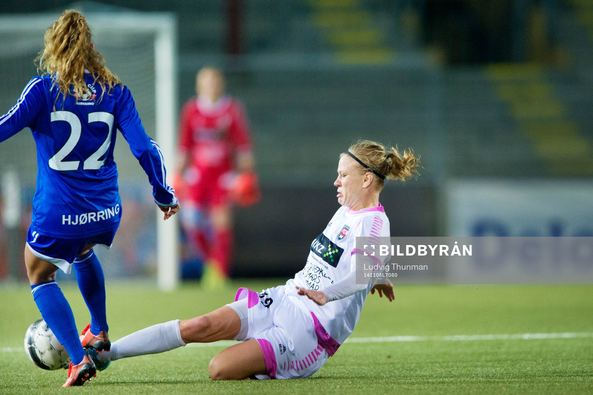 Rosengårds Katrin Schmidt glidtacklar Fortuna Hjørrings