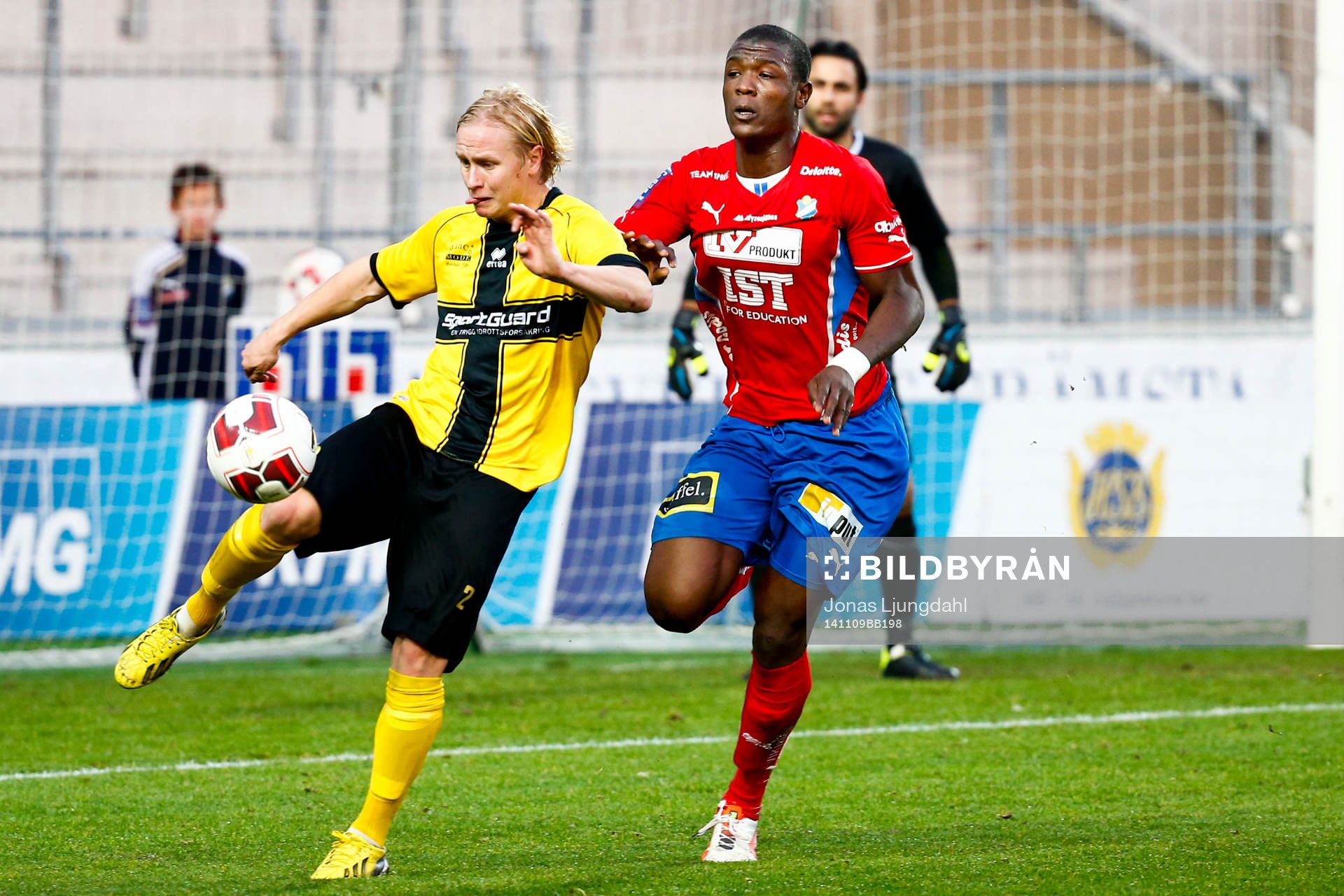 Frejs Andreas Wihlborg och Östers Alhaji Gero