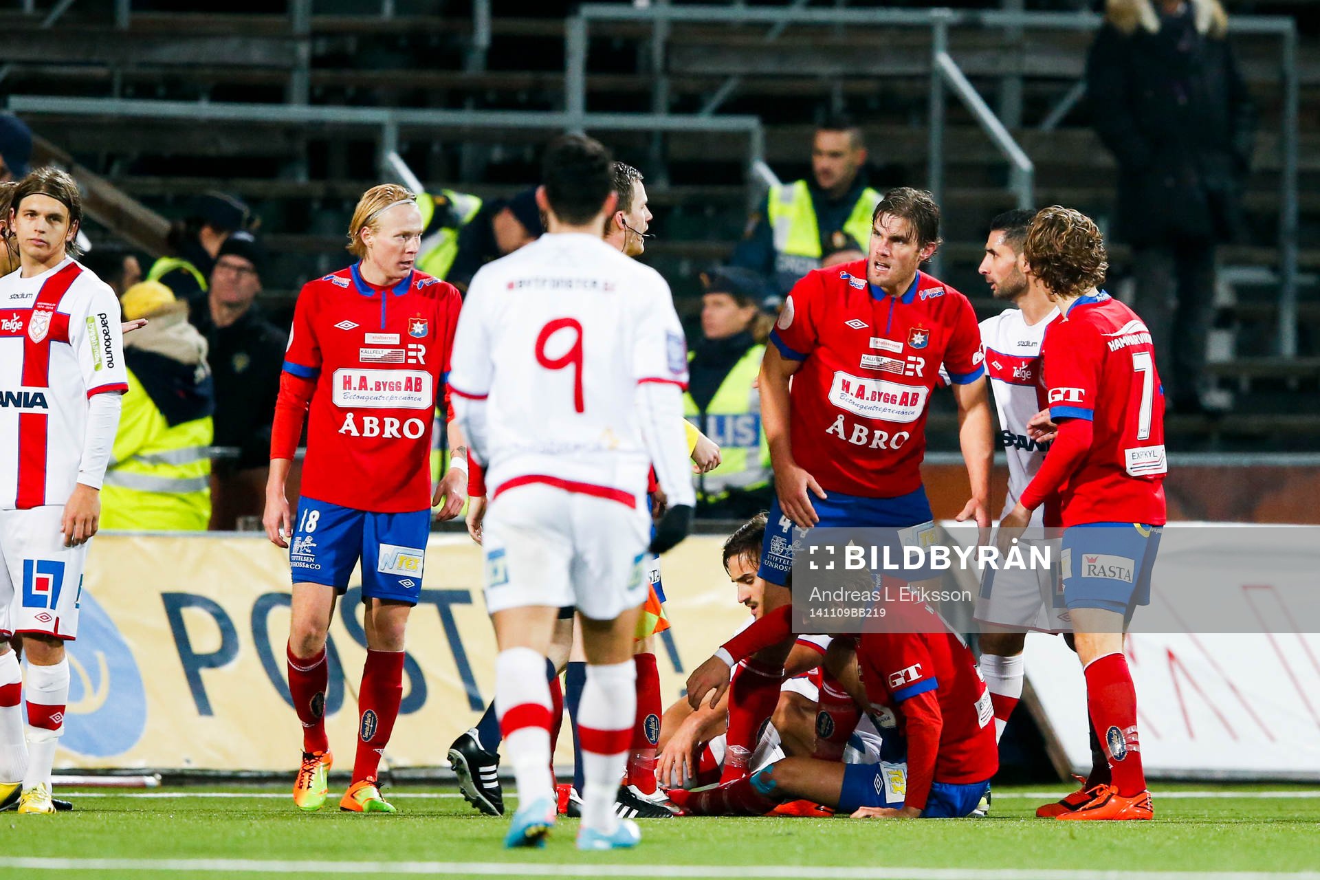 Irriterat i slutet av fotbollsmatchen i kvalet till