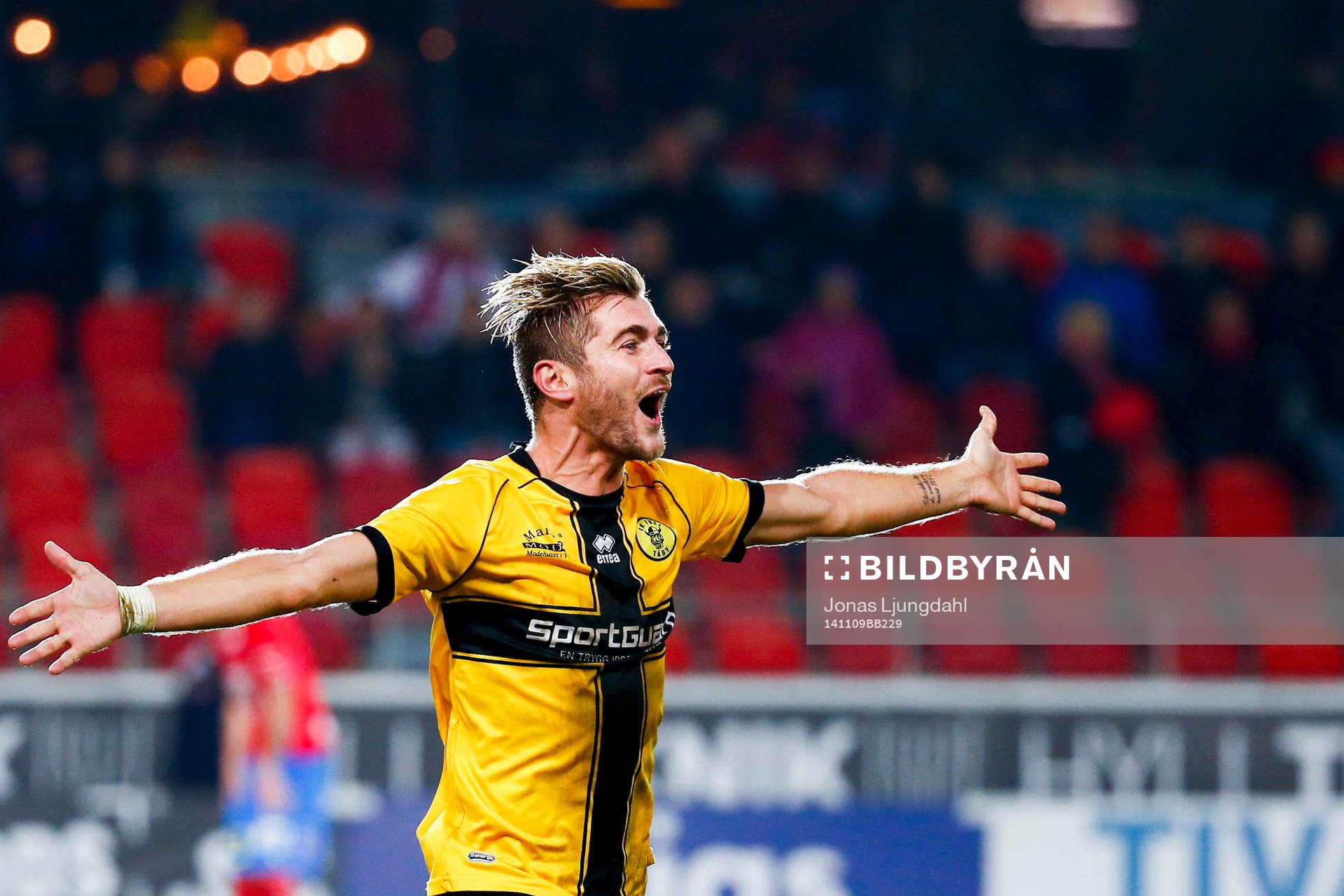 Frejs Christophe Lallet jublar