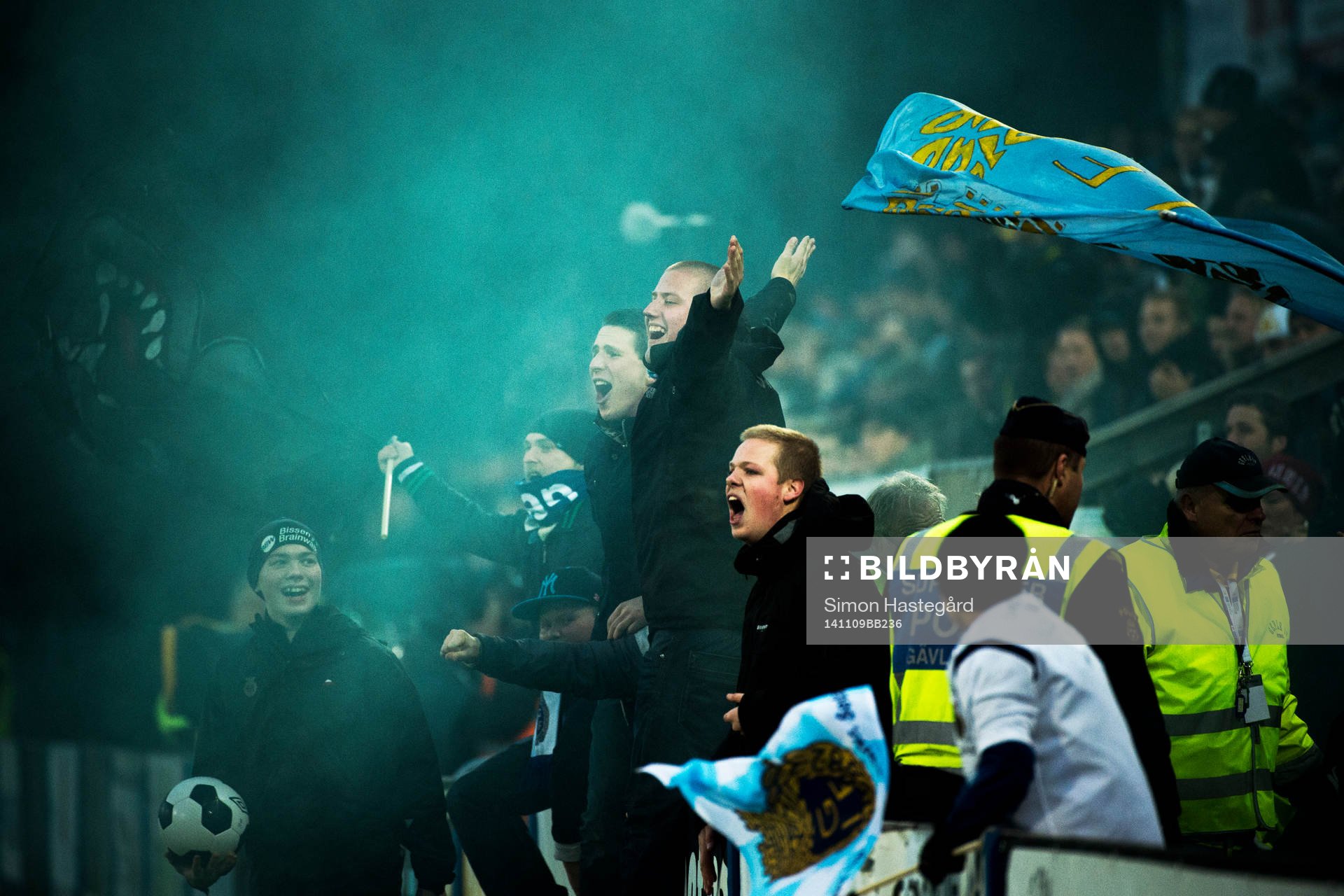 Gefles supportrar jublar