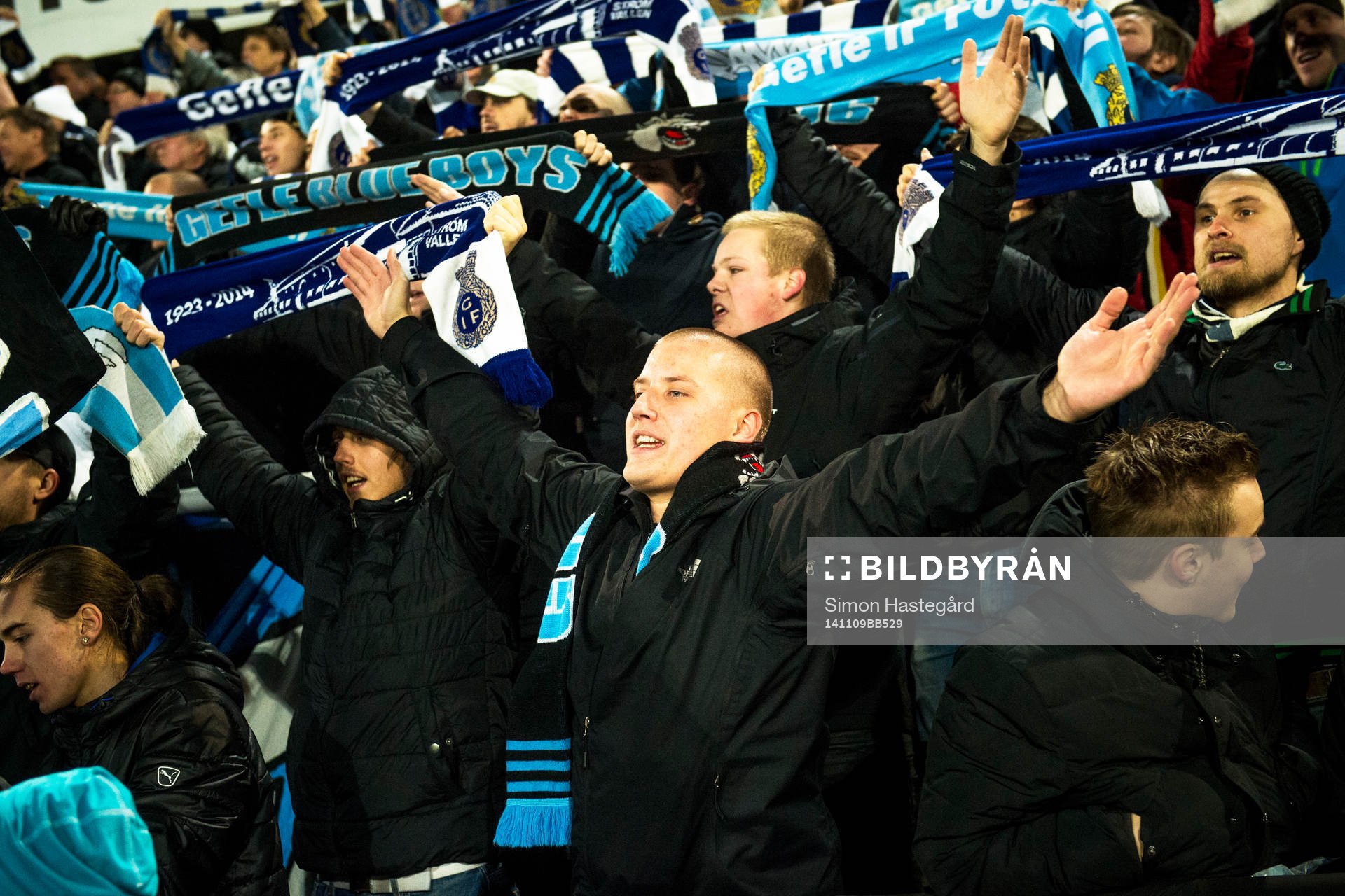 Gefles supportrar jublar