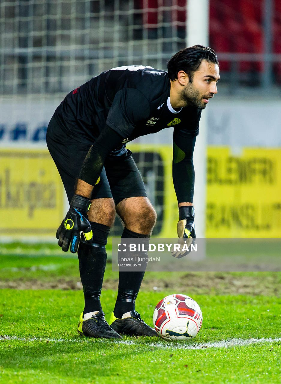 Frejs målvakt Marko Atanackovic under fotbollsmatchen i kvalet till Superettan mellan Öster och Frej den 9 november 2014 i Växjö.