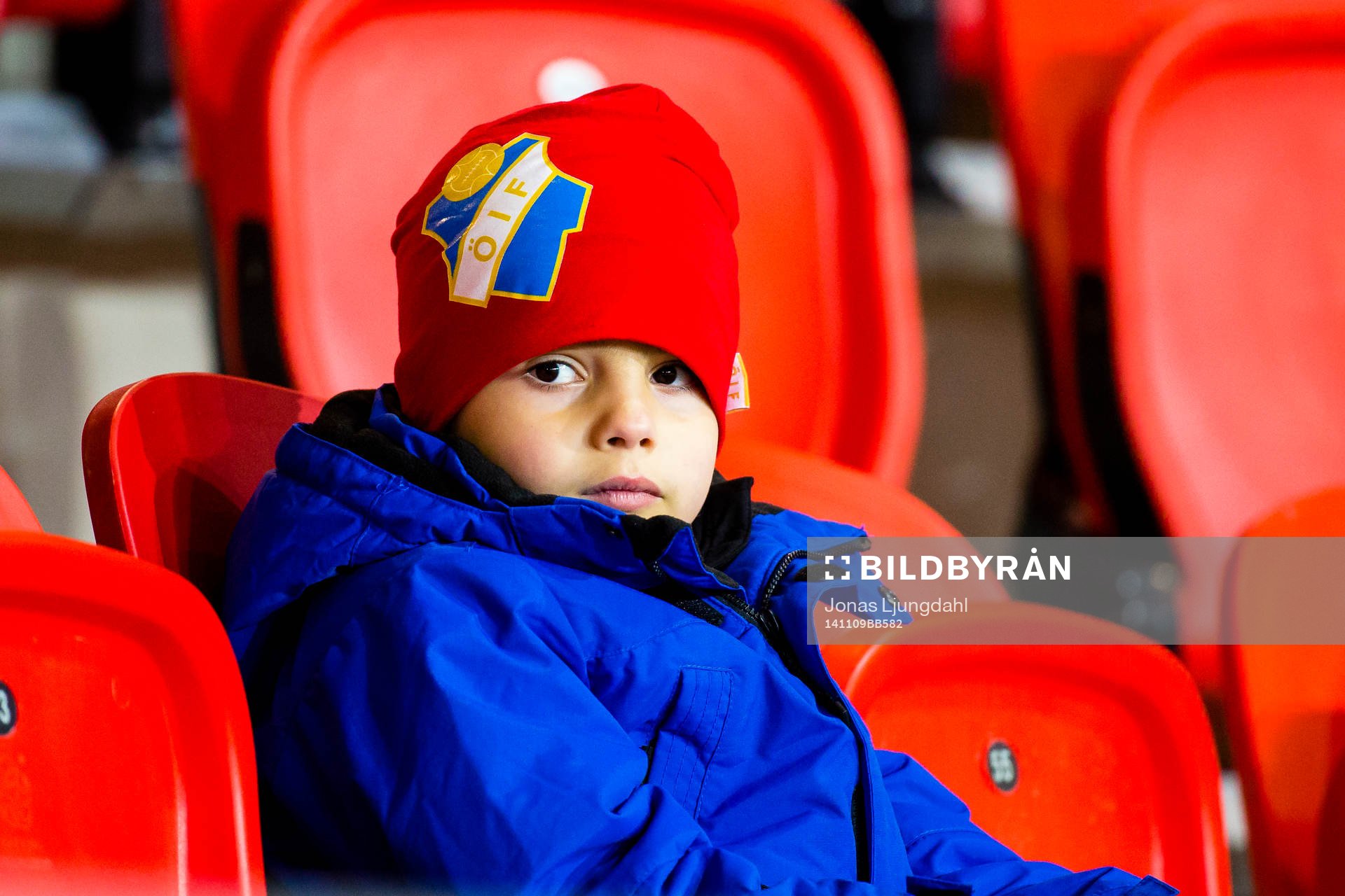 Östersupporter på läktaren