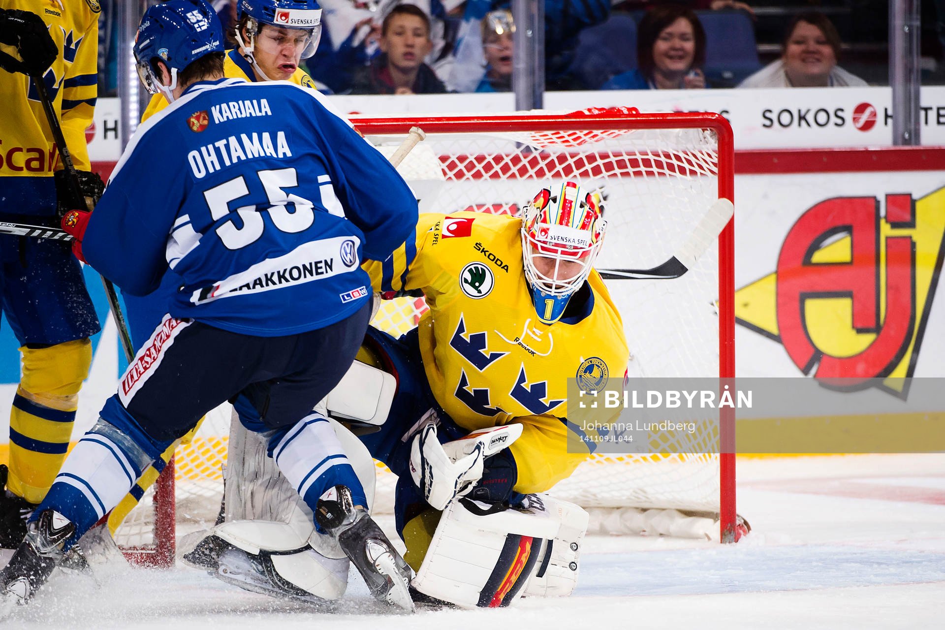 Sveriges målvakt Henrik Karlsson och Mattias
