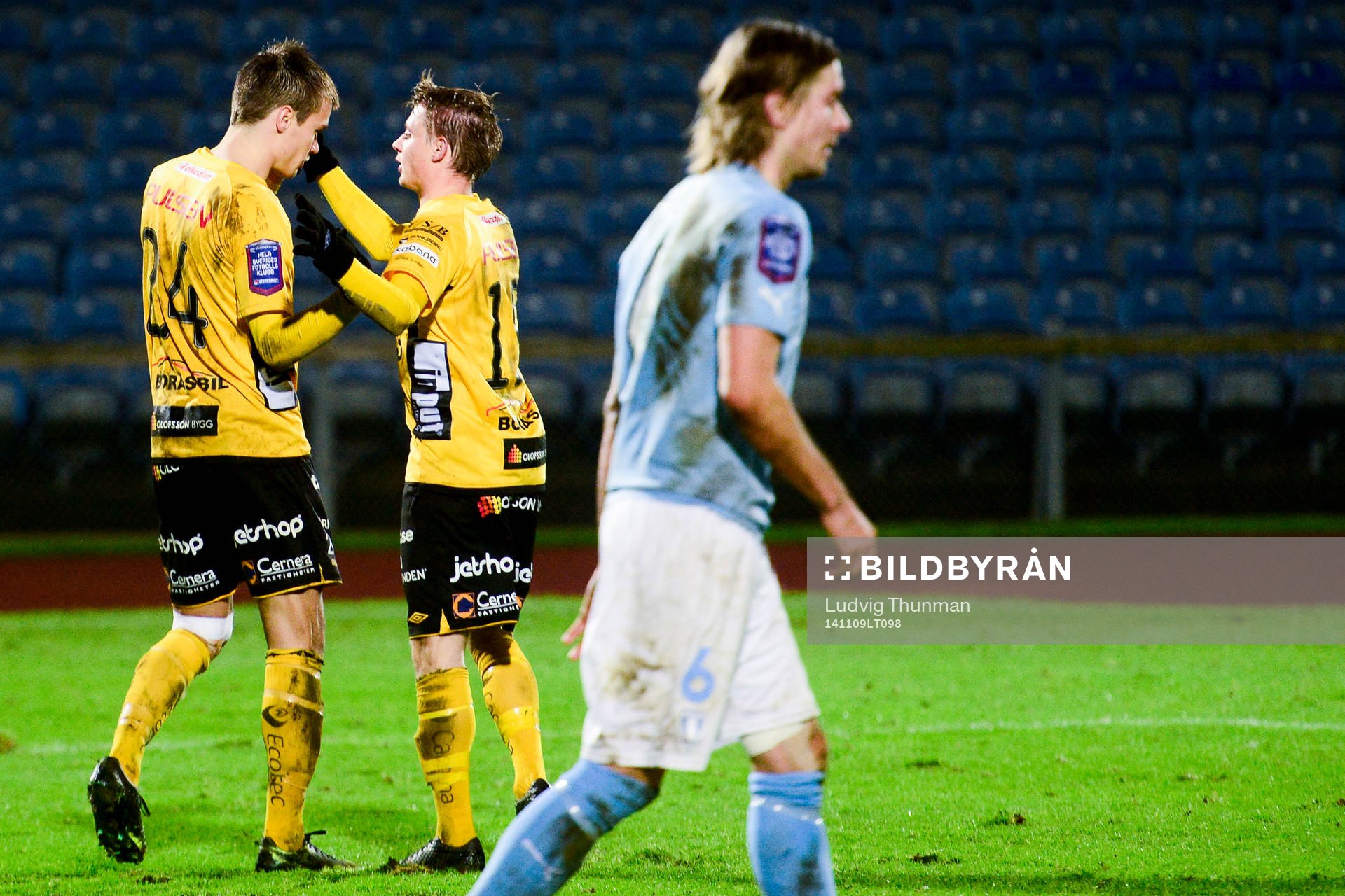 Elfsborgs Viktor Prodell kramas om av Simon Hedlund