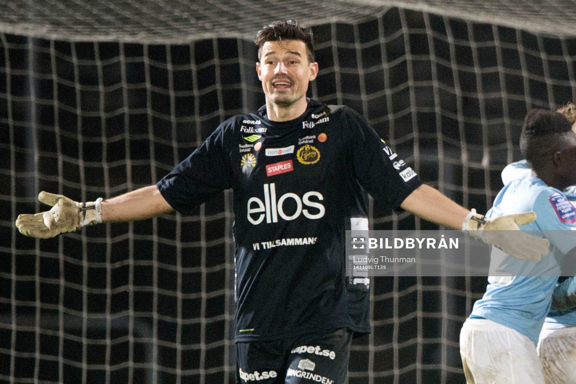 Elfsborgs målvakt Kevin Stuhr Ellegaard deppar