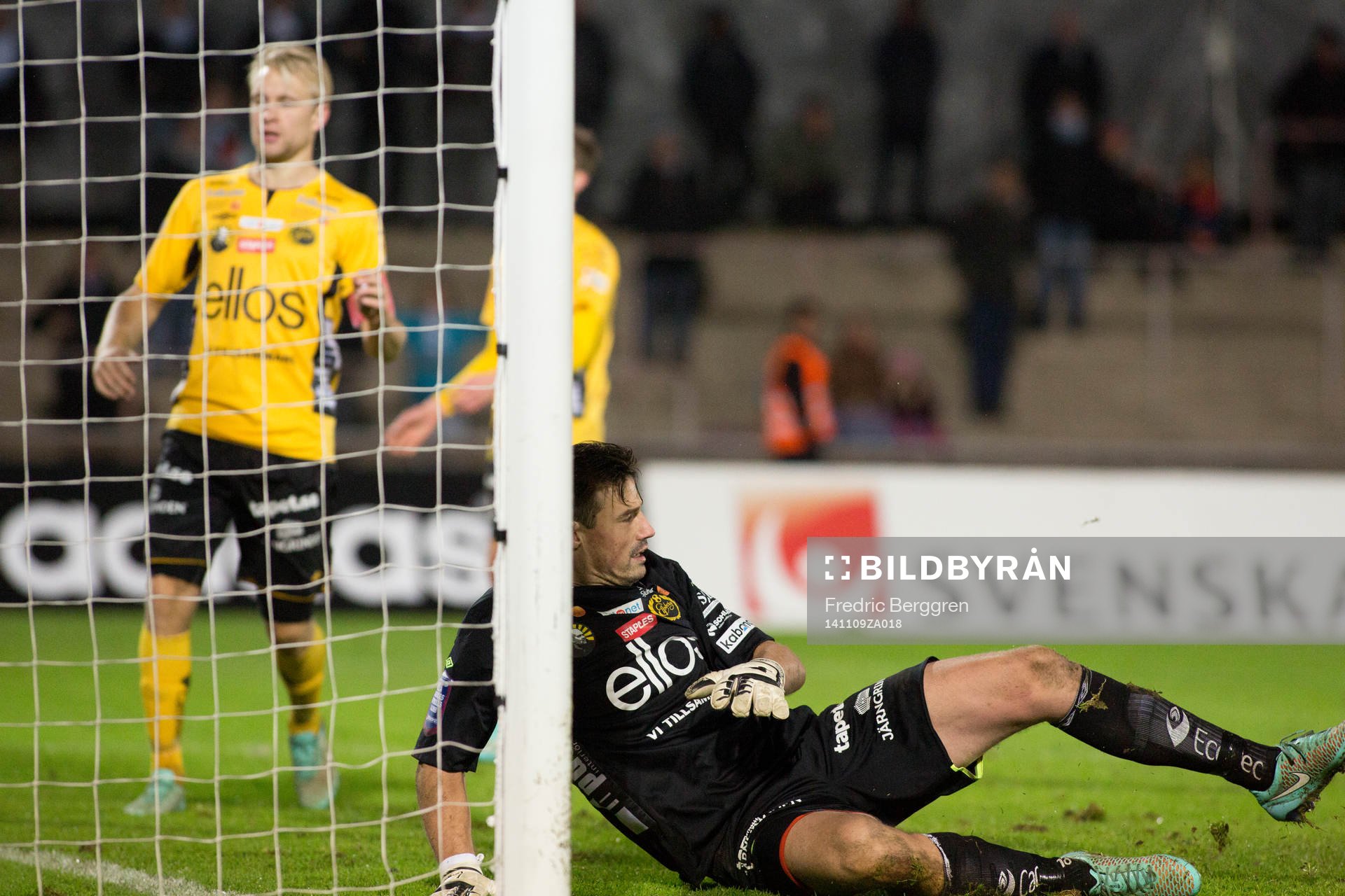 Elfsborgs målvakt Kevin Stuhr Ellegaard deppar