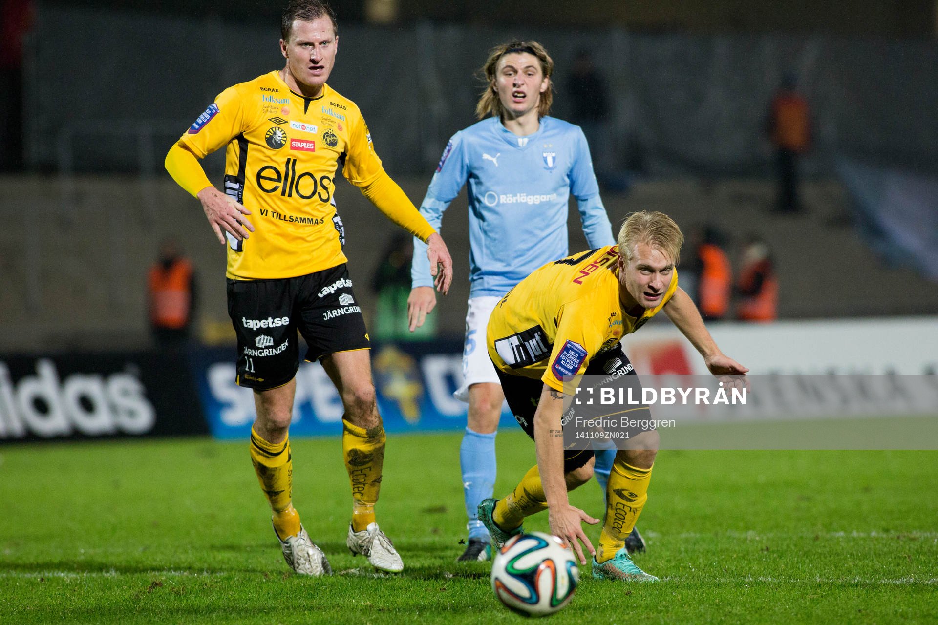 Elfsborgs Daniel Mobaeck och Malmö FFs Pawel Cibicki  och