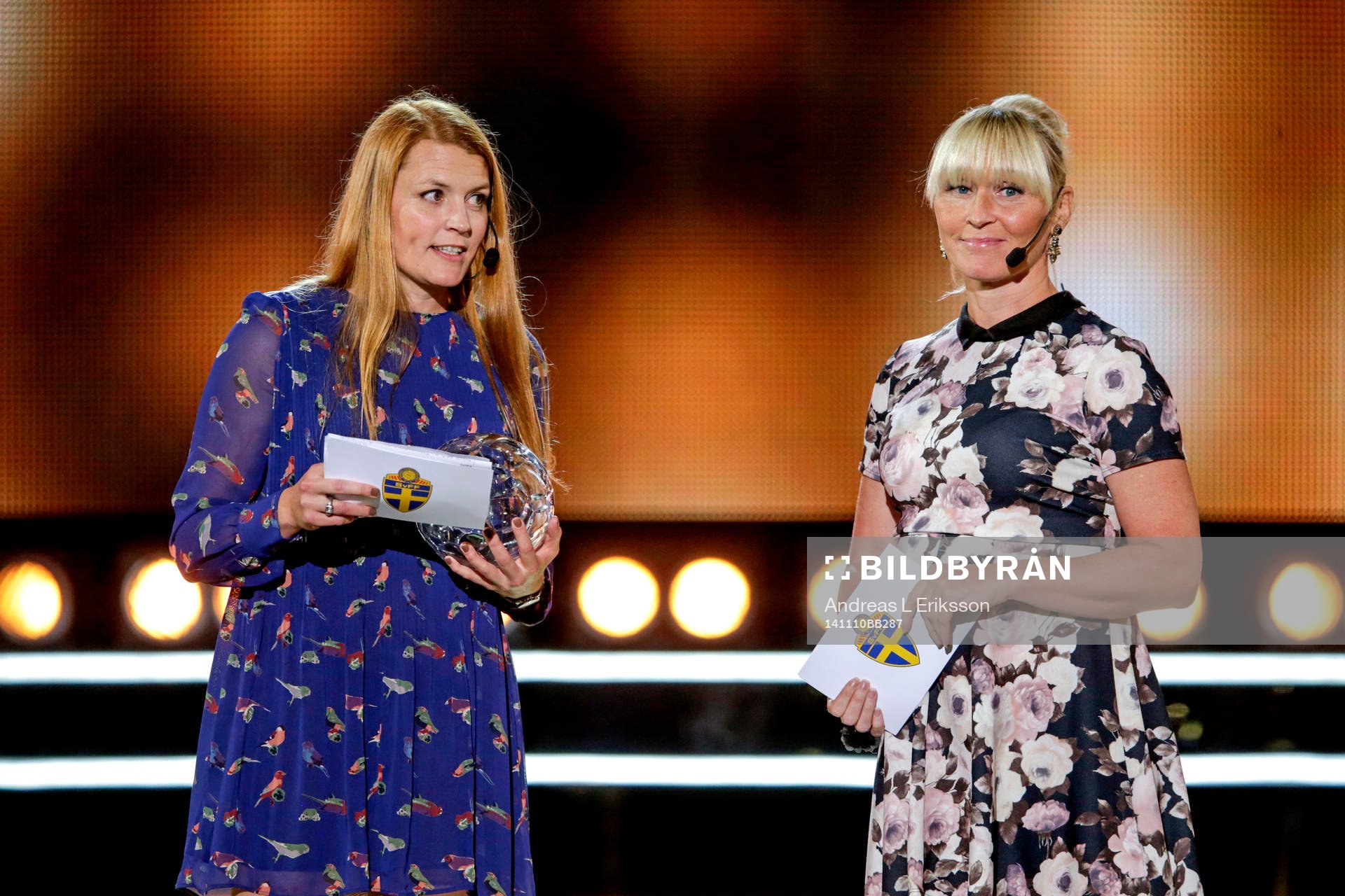 Karolina Westberg och Frida Östberg delade ut pris
