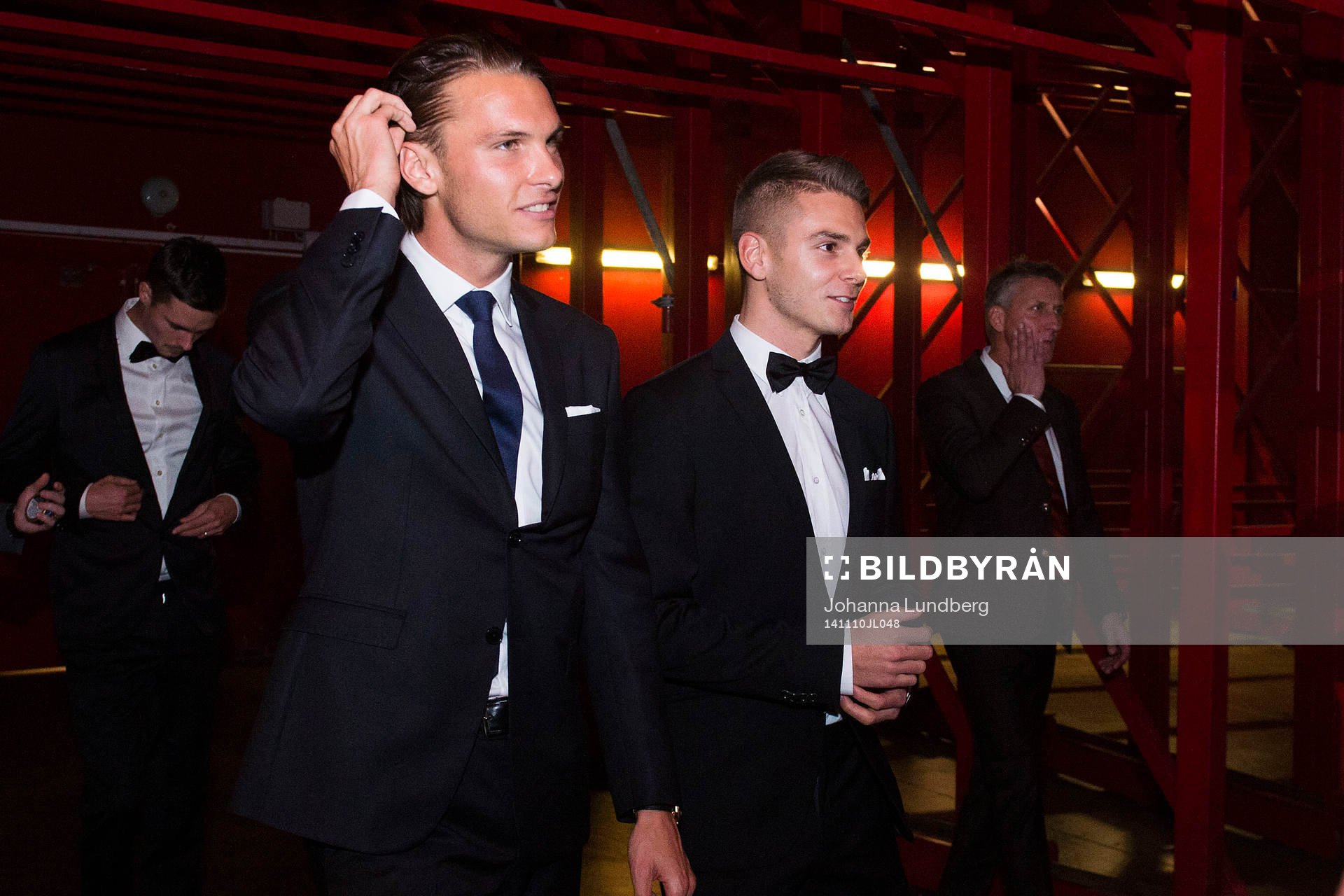 Albin Ekdal grinar illa