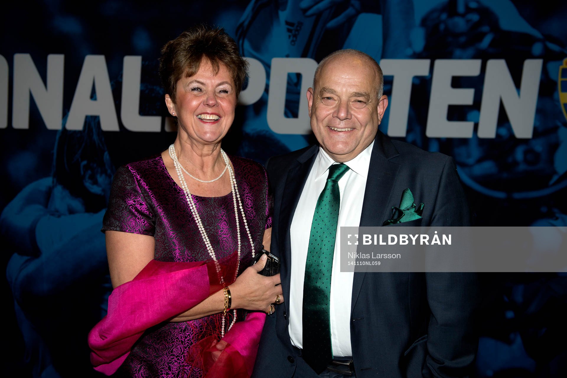 Mikael Santoft med sällskap under Fotbollsgalan den 10 november 2014 i Stockholm.