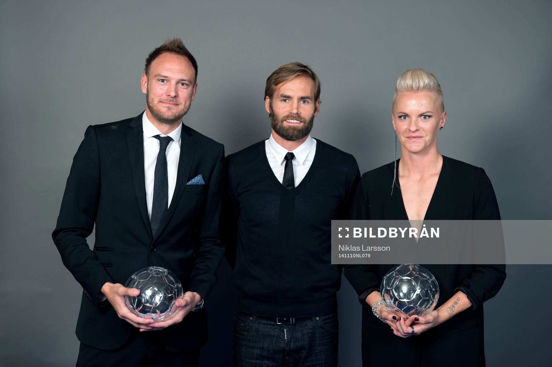 Årets back blev Nilla Fischer och Andreas Granqvist. Prisutdelare var Olof Mellberg under Fotbollsgalan den 10 november 2014 i Stockholm.