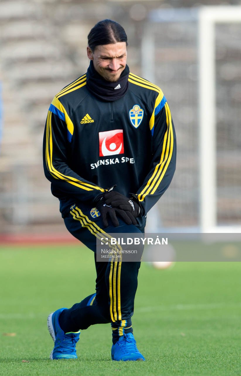 Sveriges Zlatan Ibrahimovic rehabtränar