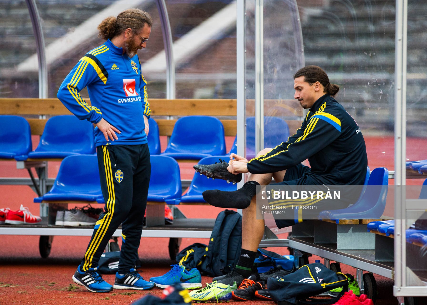 Sveriges Zlatan Ibrahimovic byter skor