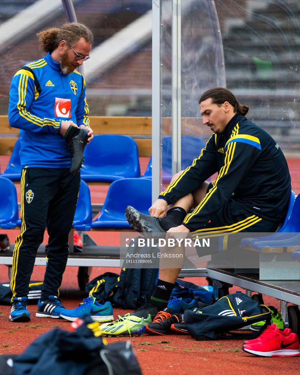 Sveriges Zlatan Ibrahimovic byter skor