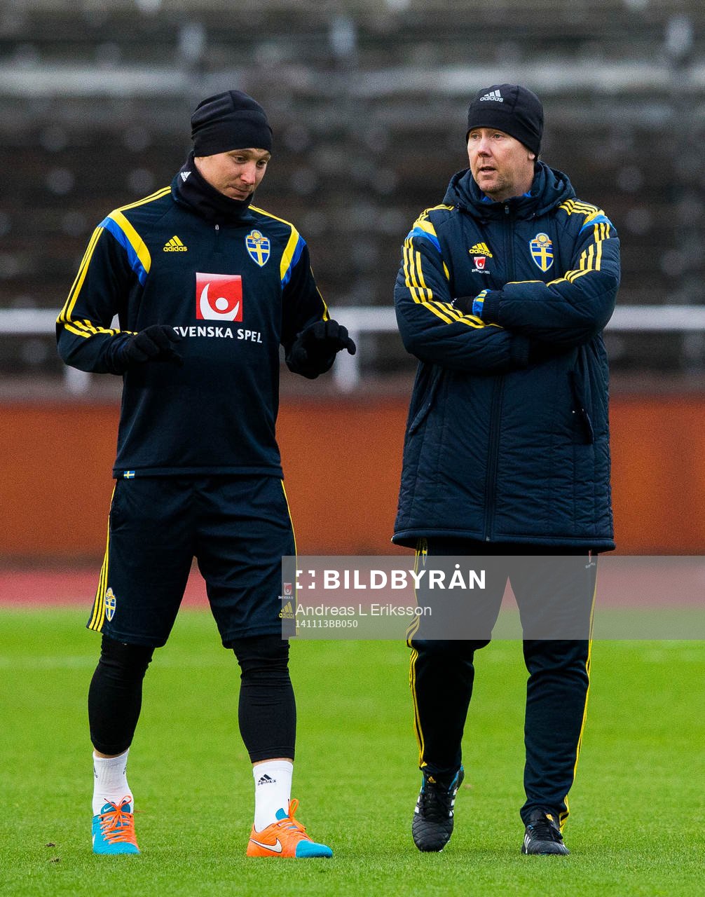 Sveriges Kim Källström och assisterande tränare Peter