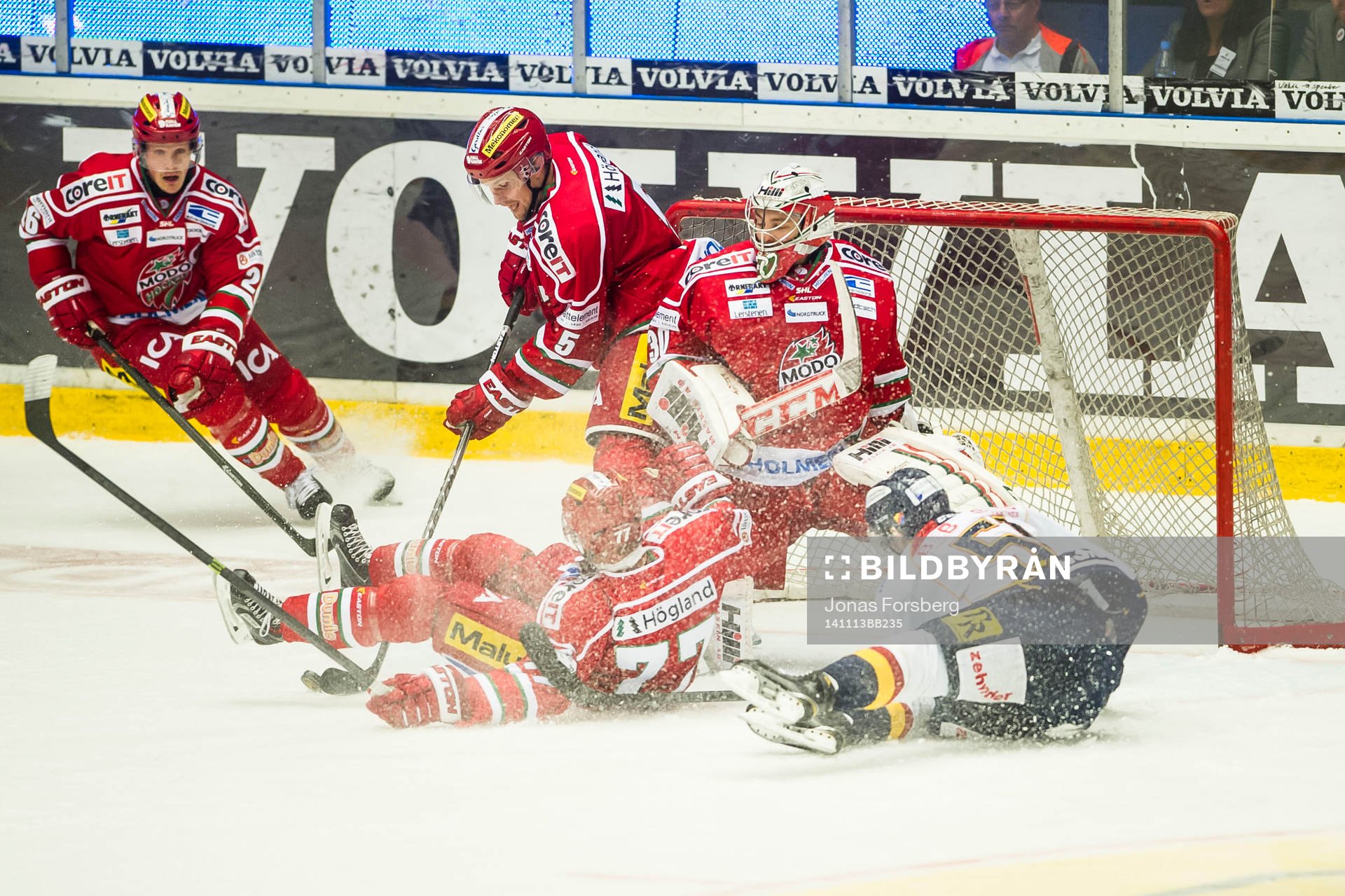 målvakt Linus Ullmark Travis Roche Jonas Ahnelöv  mot
