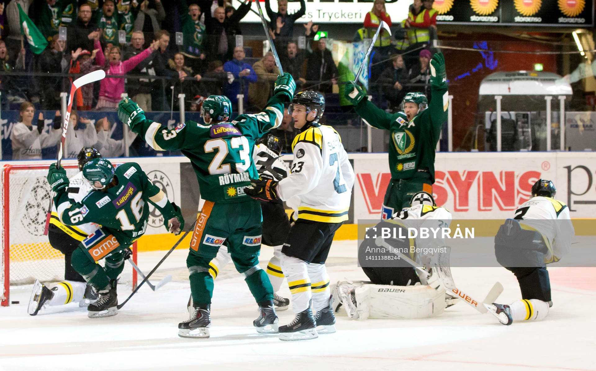 Färjestads Joakim Nygård jublar vid mål 2-1 av Joakim