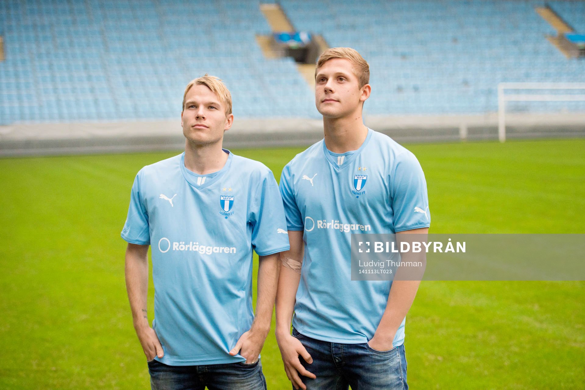 Erik Andersson och Oscar Lewicki fotograferas