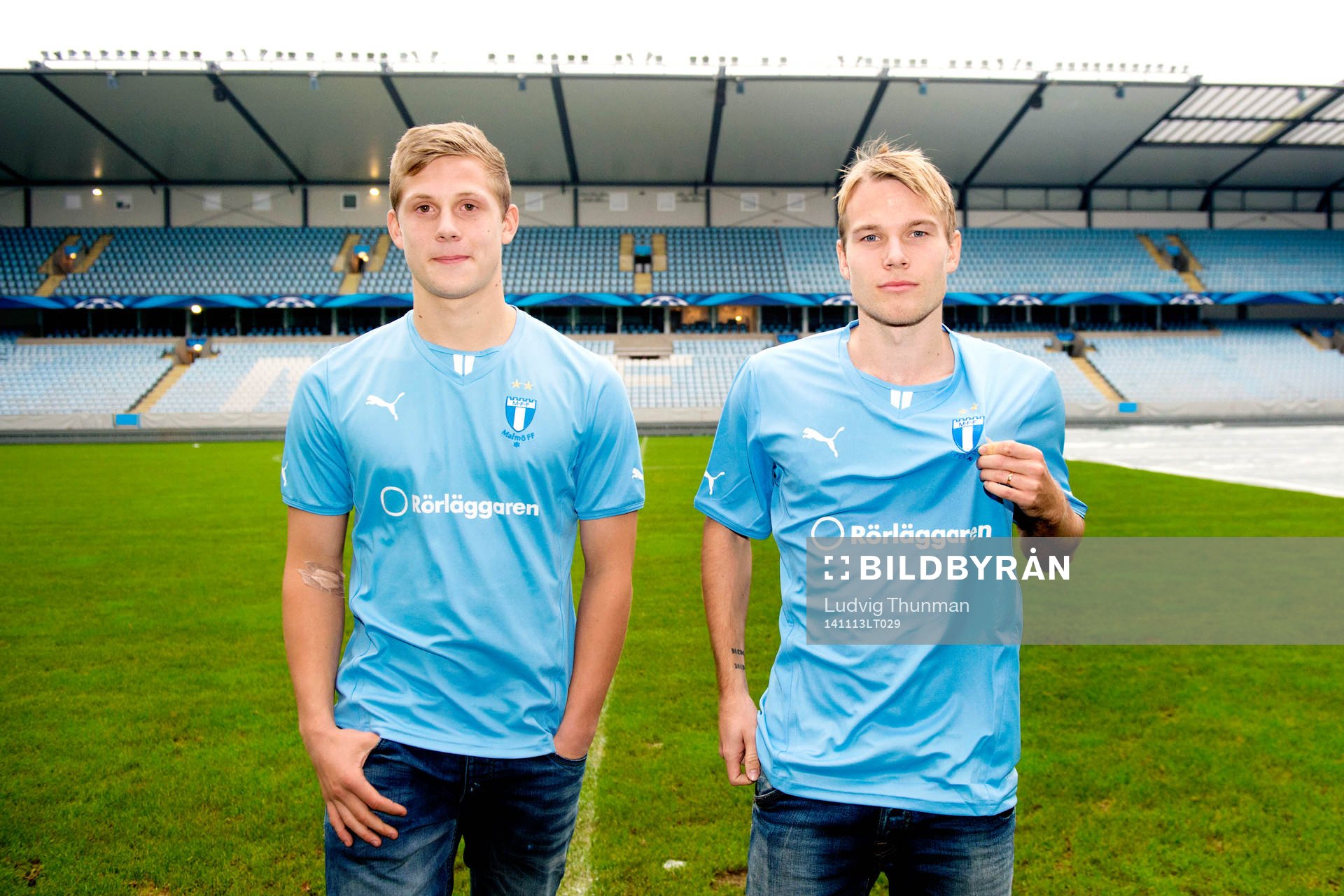 Erik Andersson och Oscar Lewicki poserar för ett porträtt efter en presskonferens där Malmö FF presenterar nya spelare den 13 november 2014 i Malmö.