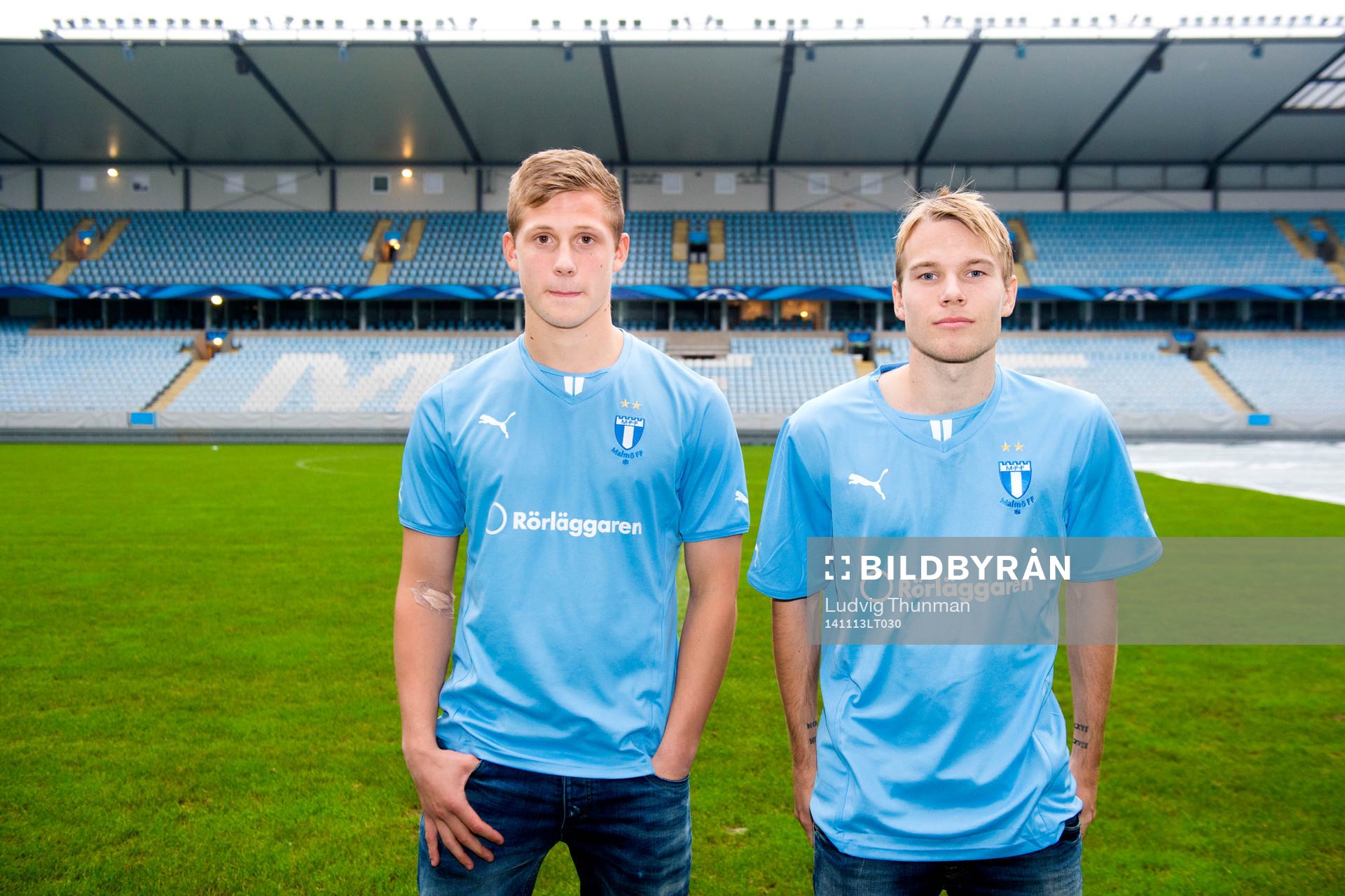 Erik Andersson och Oscar Lewicki poserar för ett porträtt efter en presskonferens där Malmö FF presenterar nya spelare den 13 november 2014 i Malmö.
