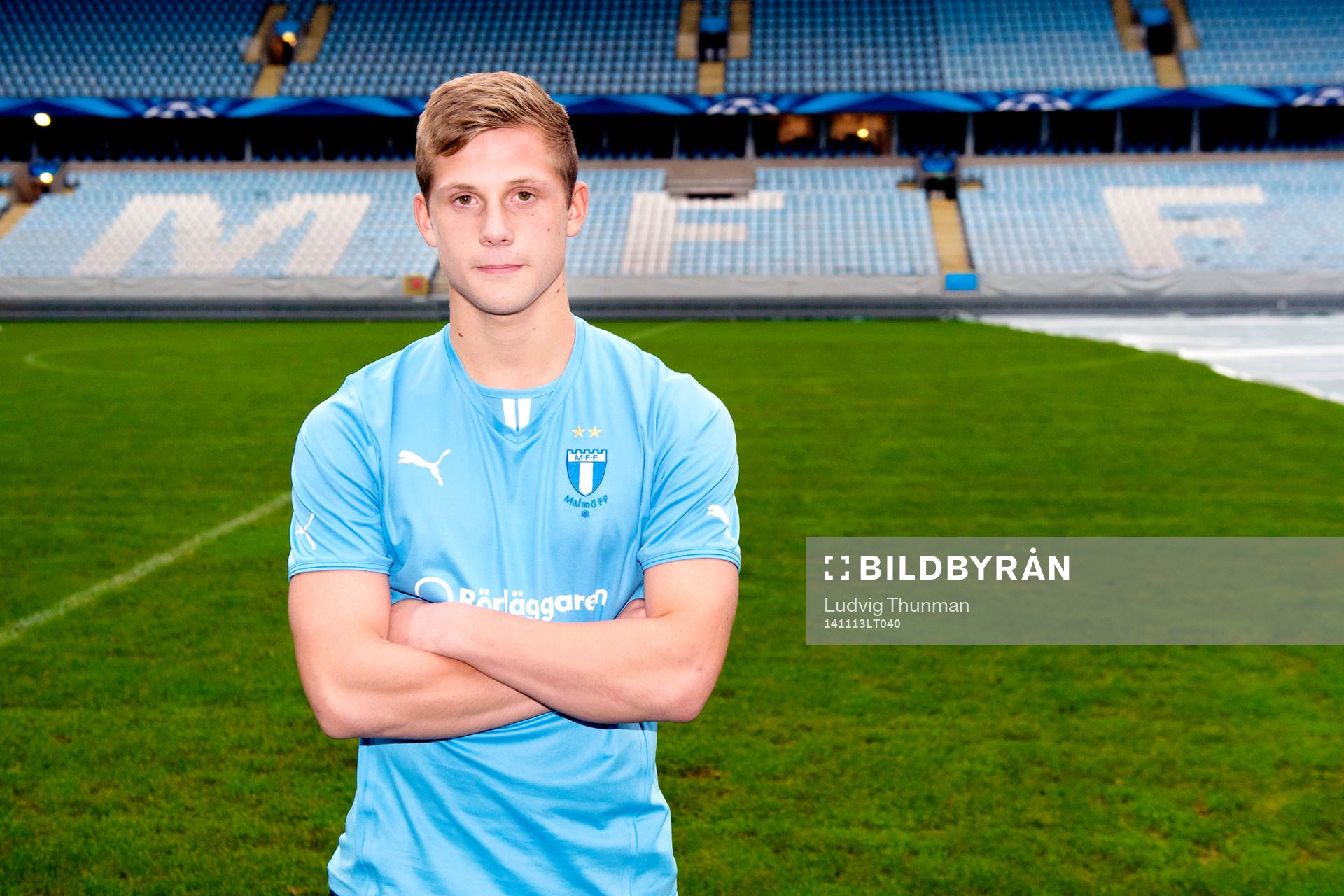 Erik Andersson poserar för ett porträtt efter en presskonferens där Malmö FF presenterar nya spelare den 13 november 2014 i Malmö. 