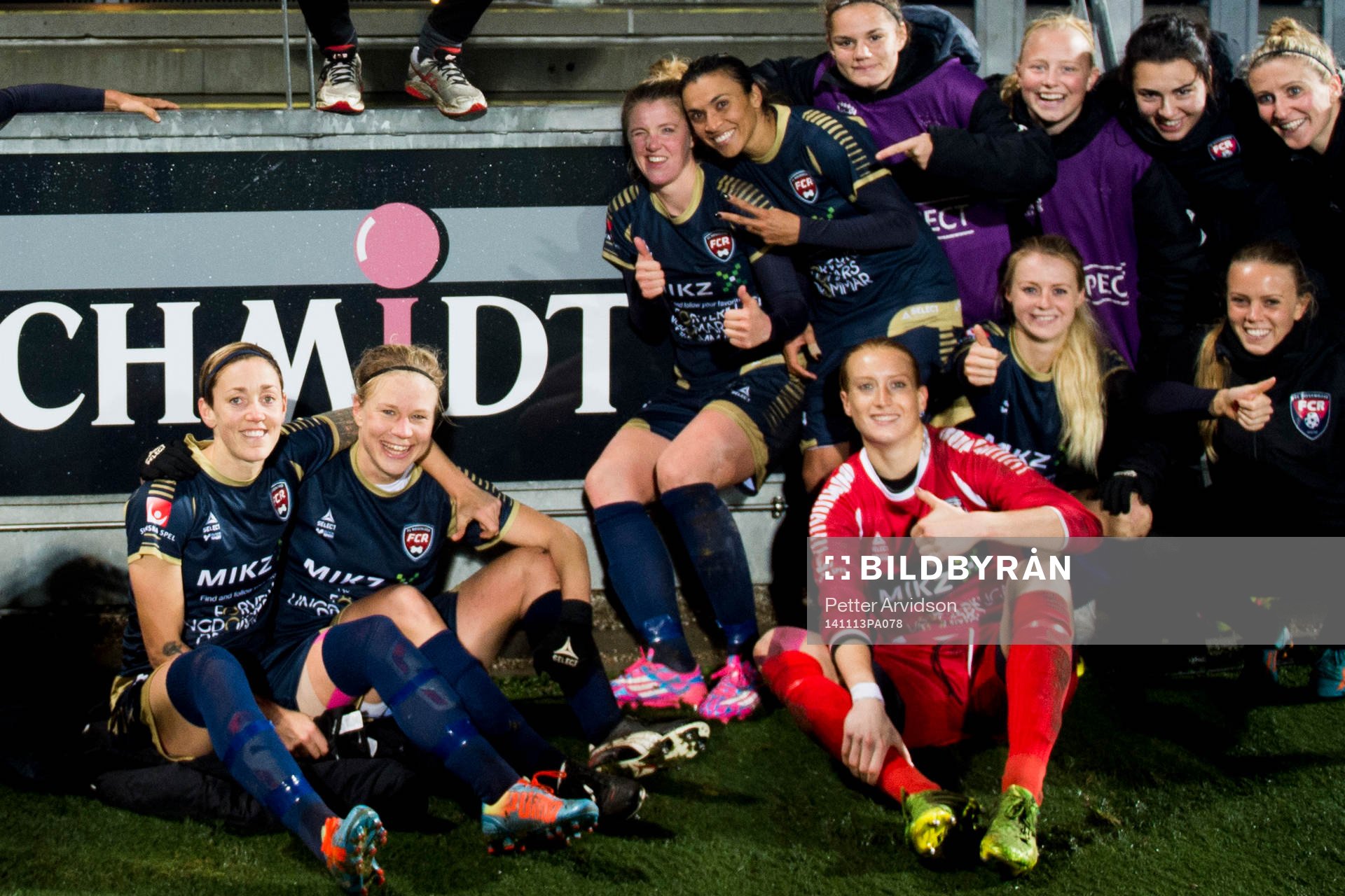 Rosengårds spelare hyllar Katrin Schmidt (m)