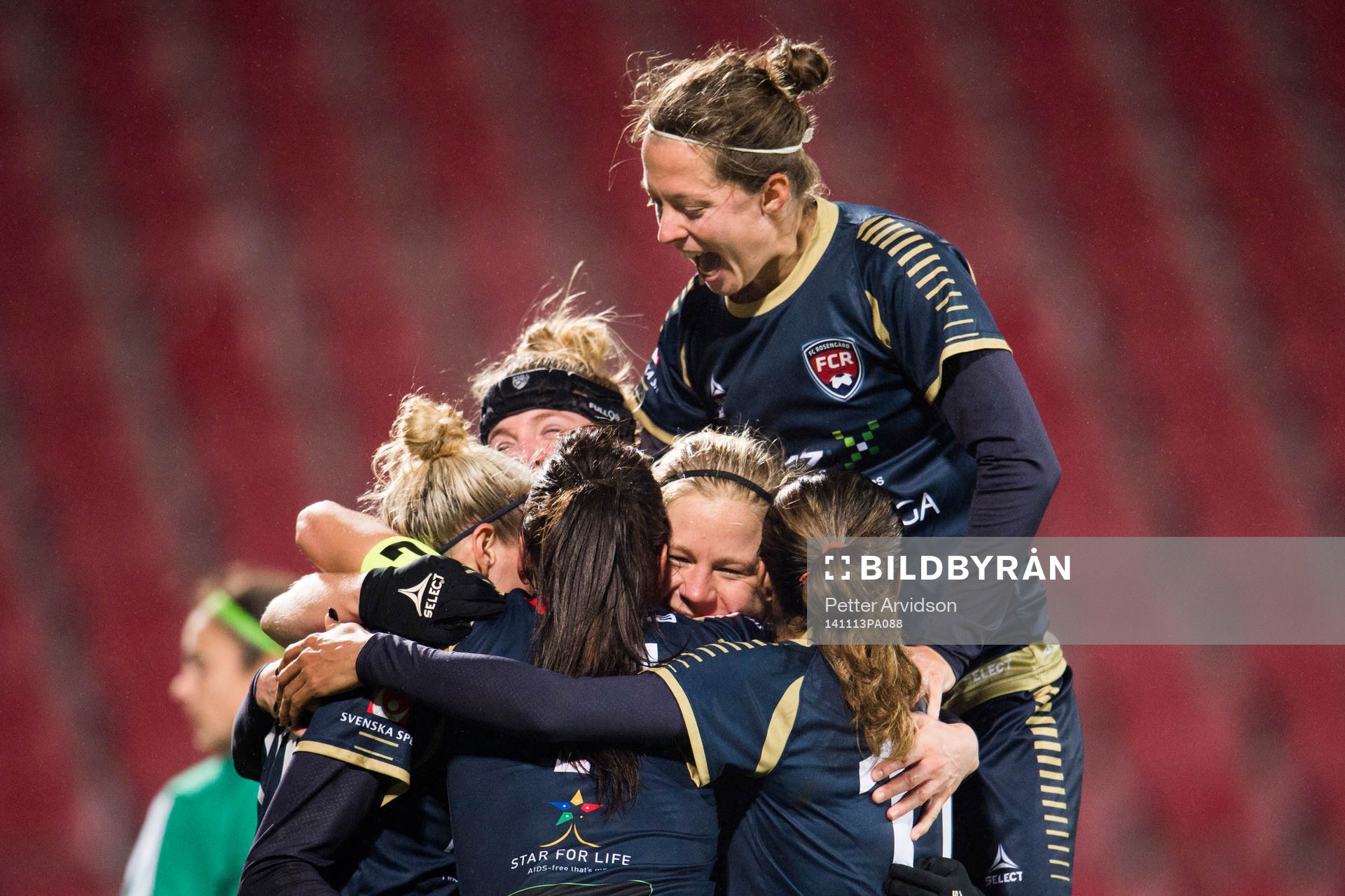 Rosengårds spelare jublar