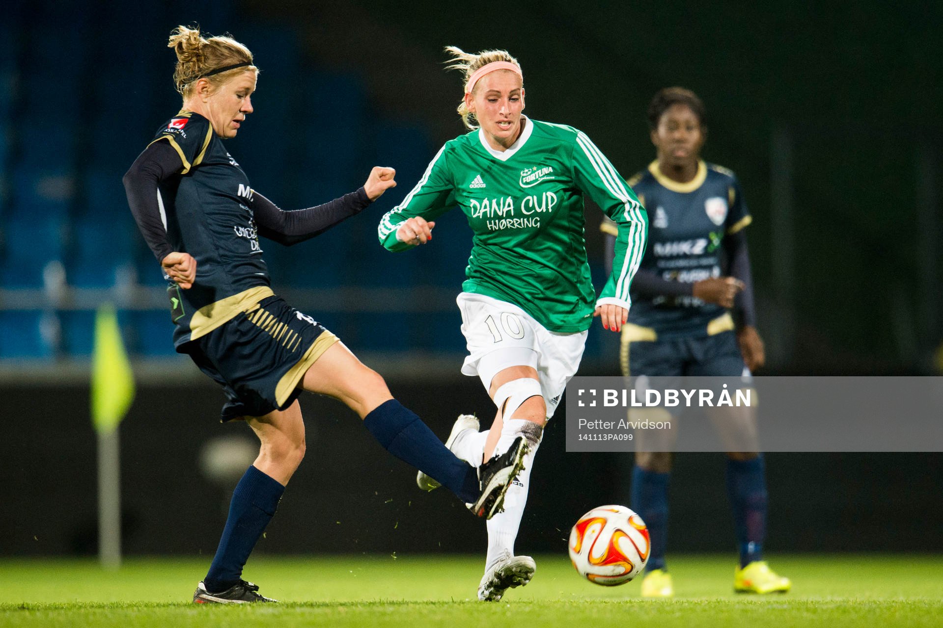Rosengårds Katrin Schmidt och Fortuna Hjørrings Camilla