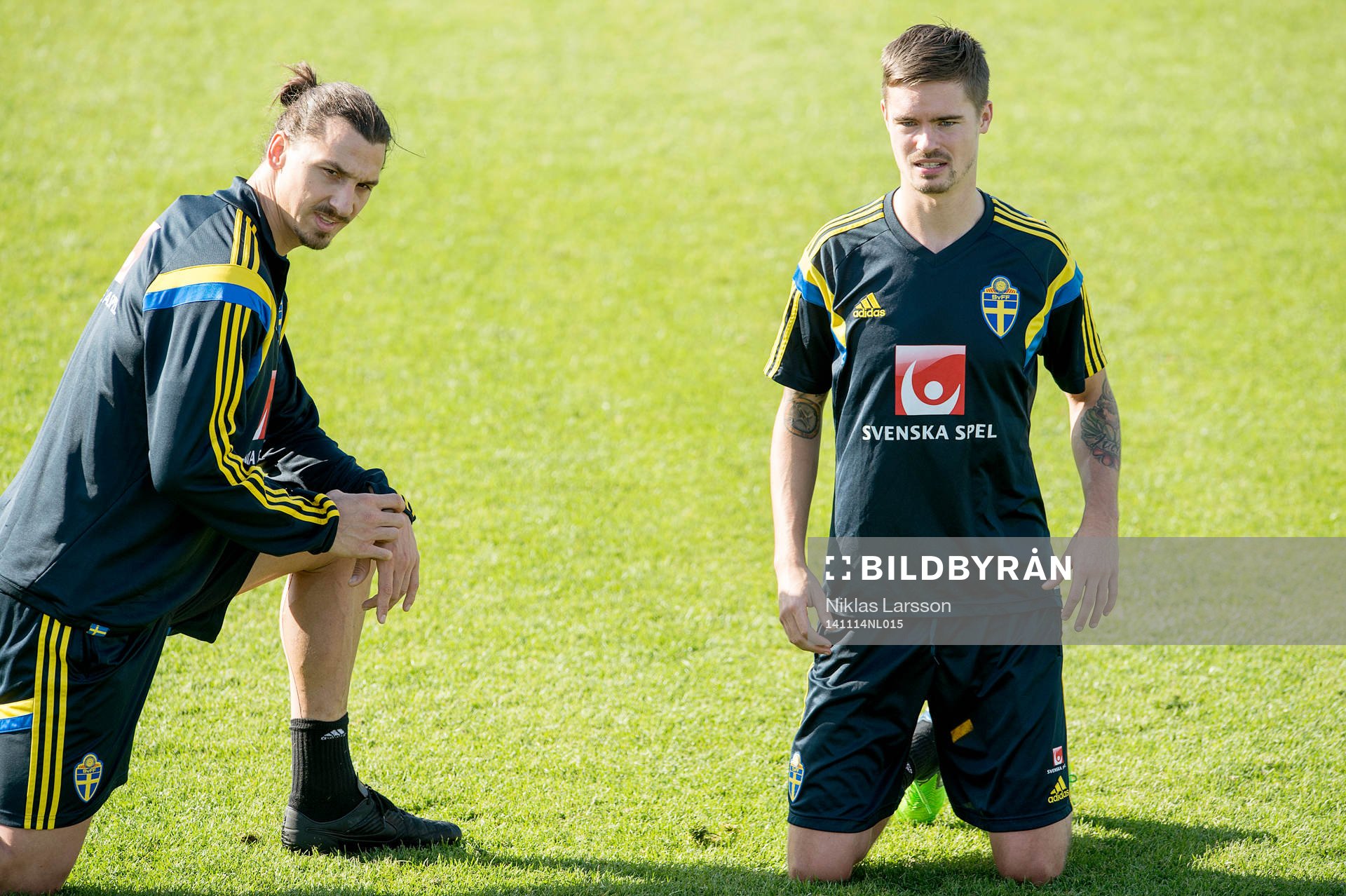 Sveriges Zlatan Ibrahimovic och Mikael Lustig