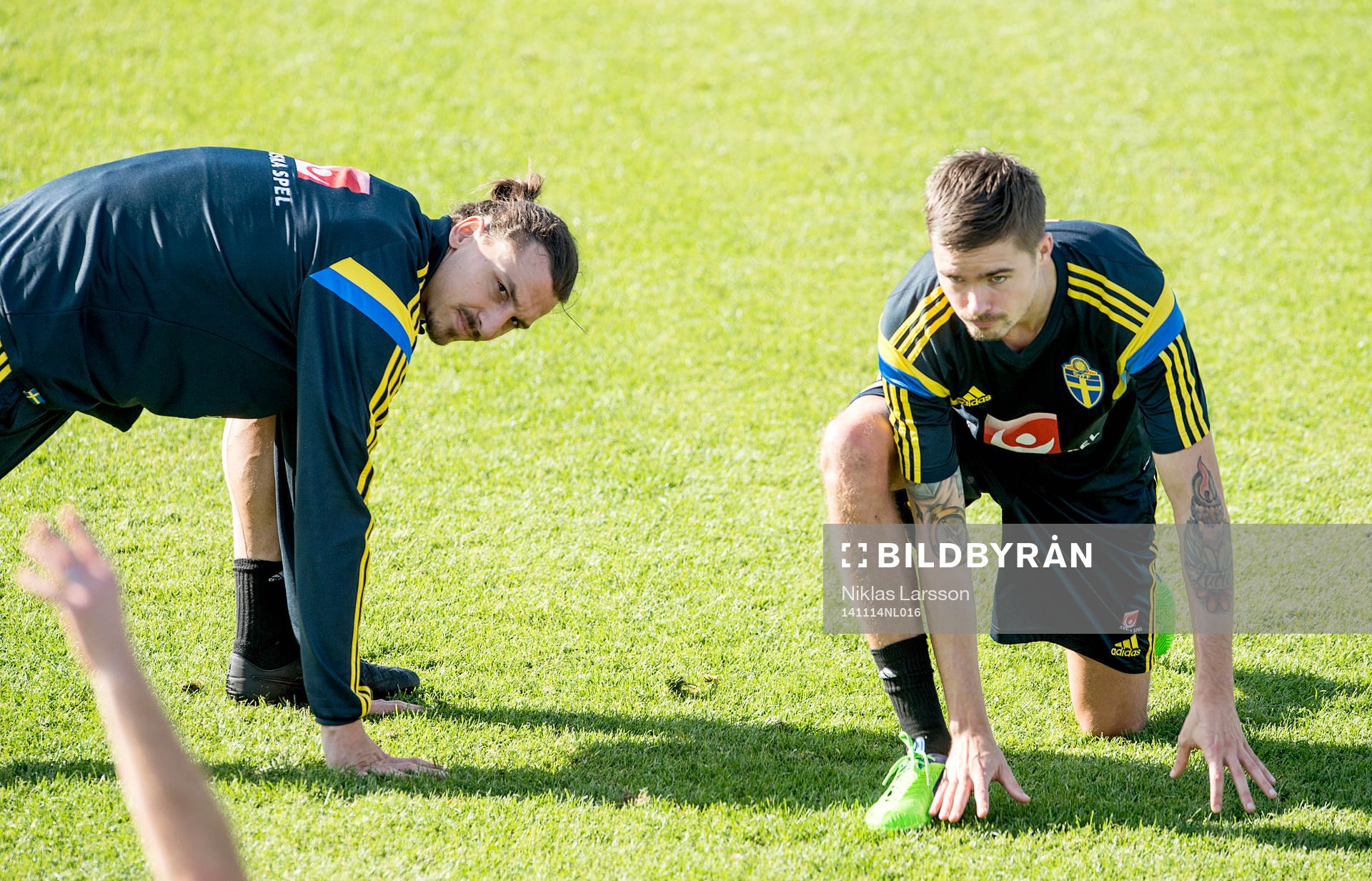 Sveriges Zlatan Ibrahimovic och Mikael Lustig