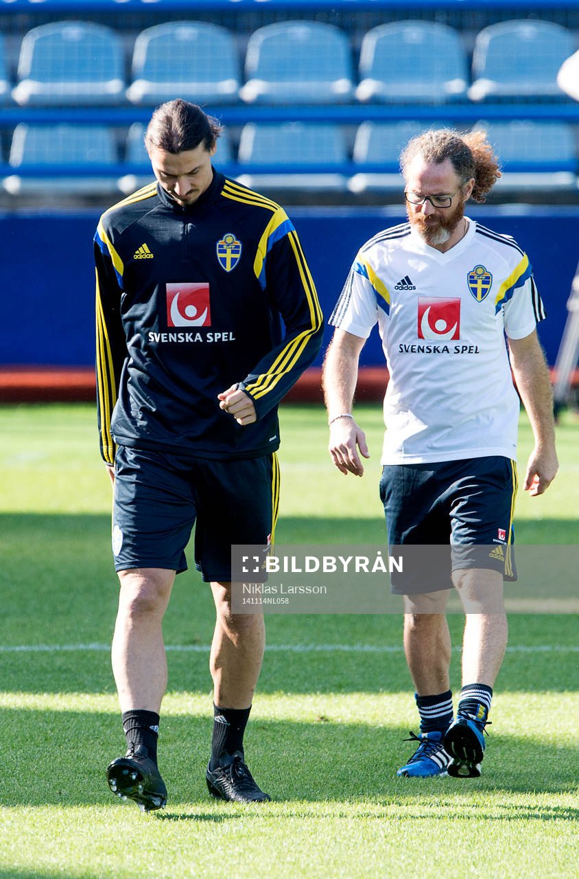 Sveriges Zlatan Ibrahimovic med sjukgymnast Richard Dahan