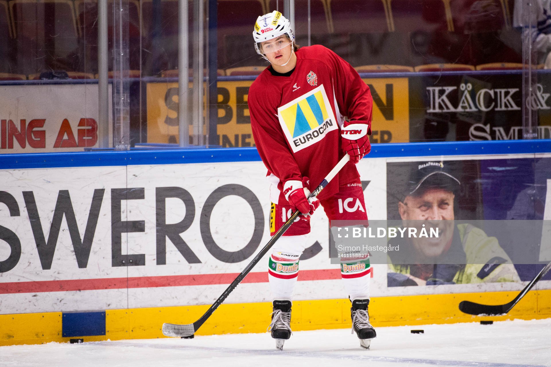 Modos William Nylander före ishockeymatchen i SHL mellan