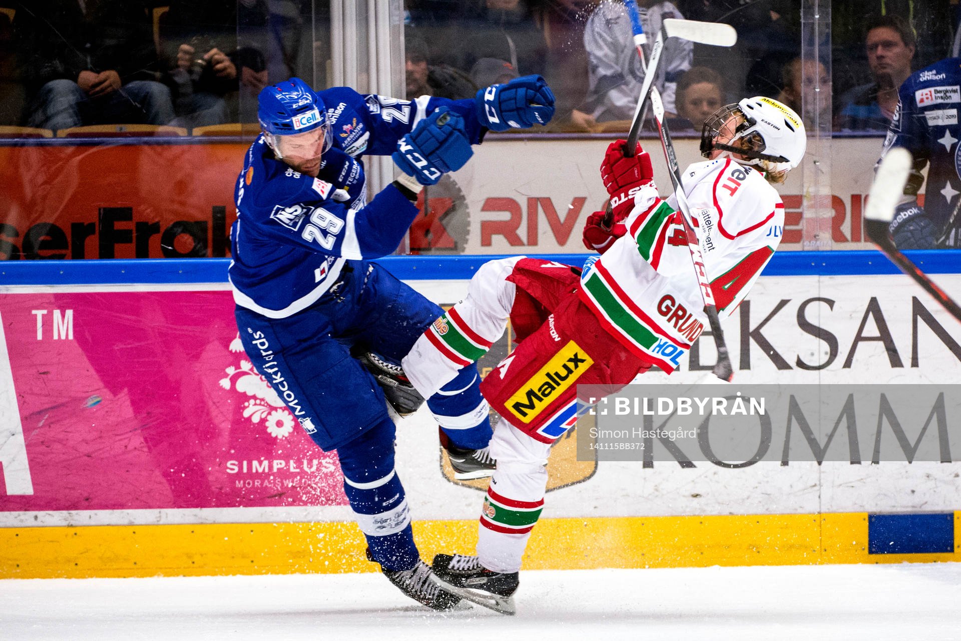Leksands Joonas Rönnberg och Modos Carl Grundström i en